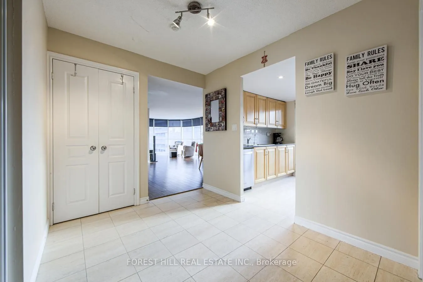801 Bay Street, #1606