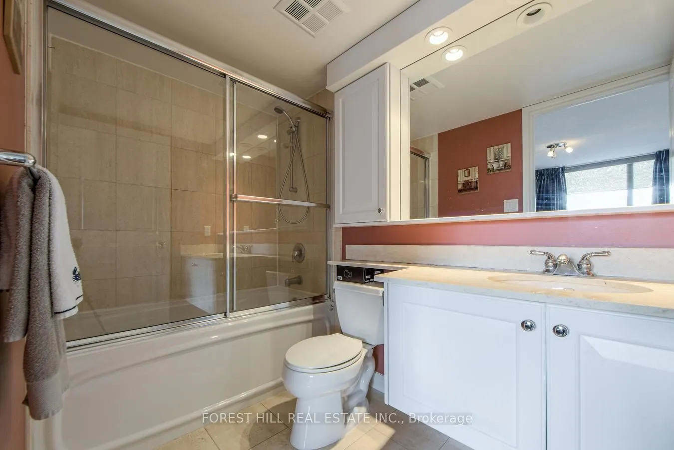 801 Bay Street, #1606