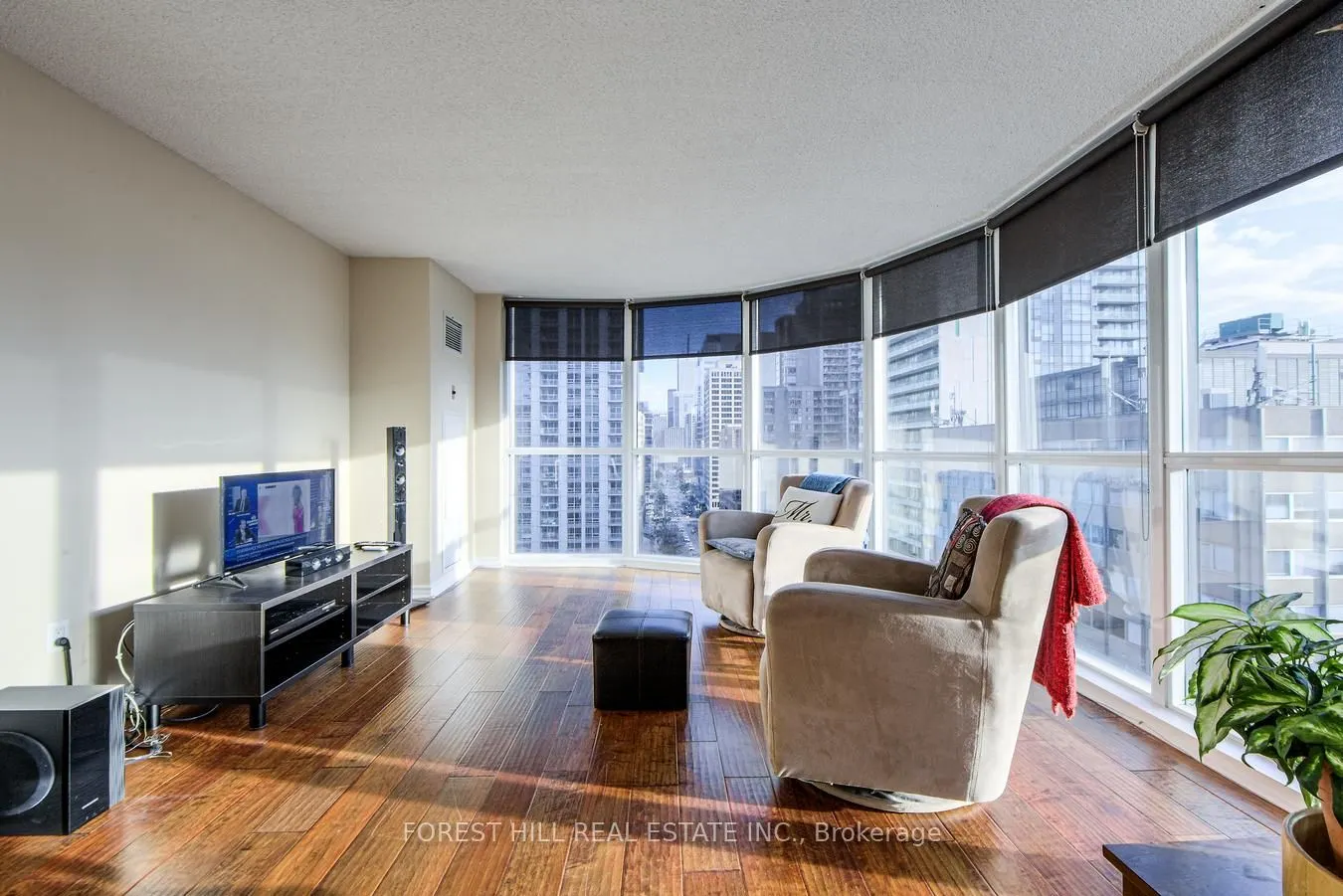 801 Bay Street, #1606