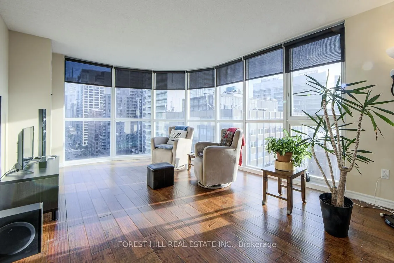 801 Bay Street, #1606