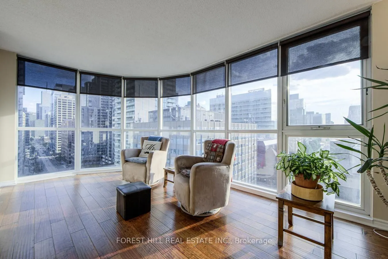 801 Bay Street, #1606
