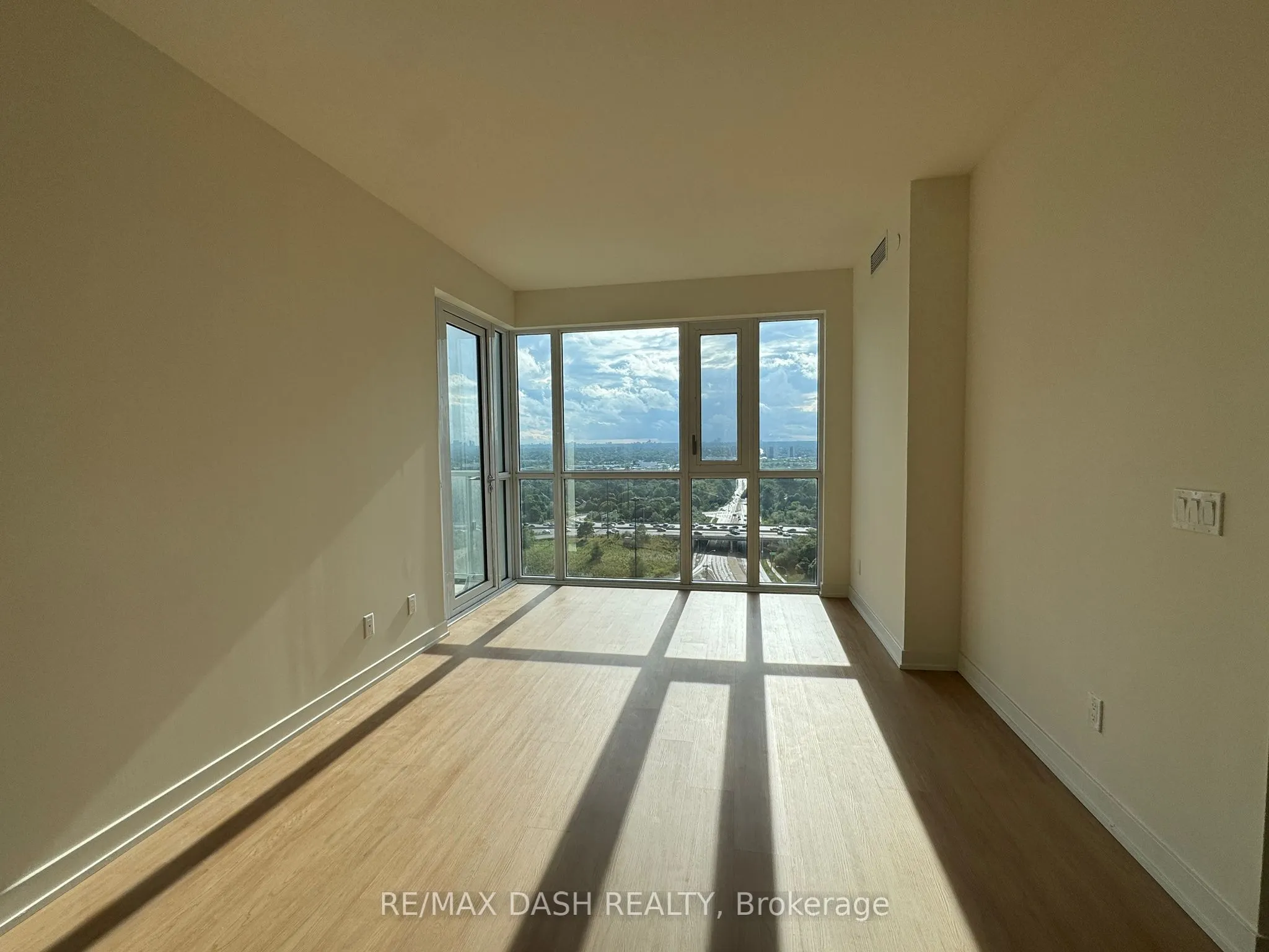 10 Deerlick Court, #1702