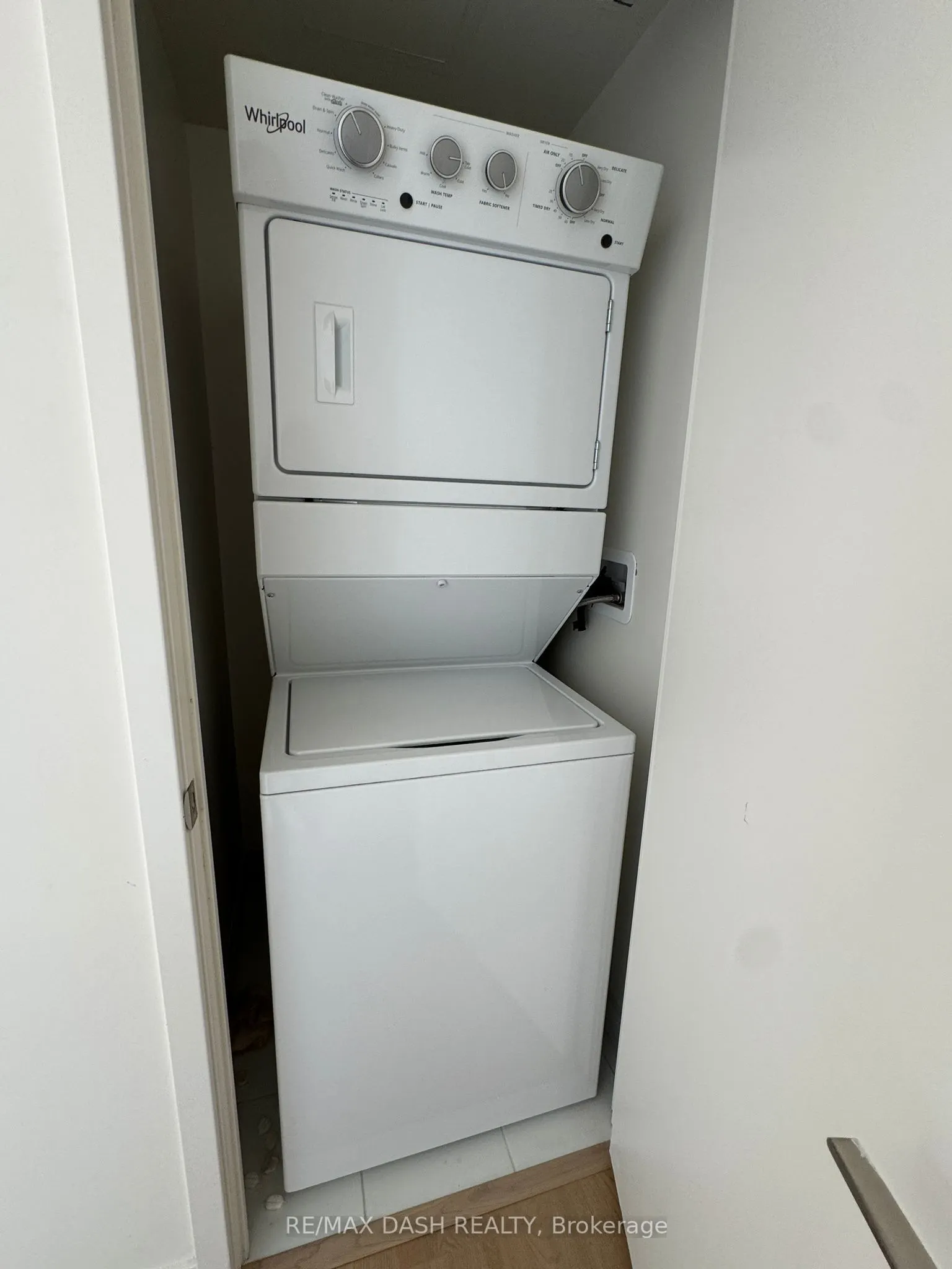 10 Deerlick Court, #1702