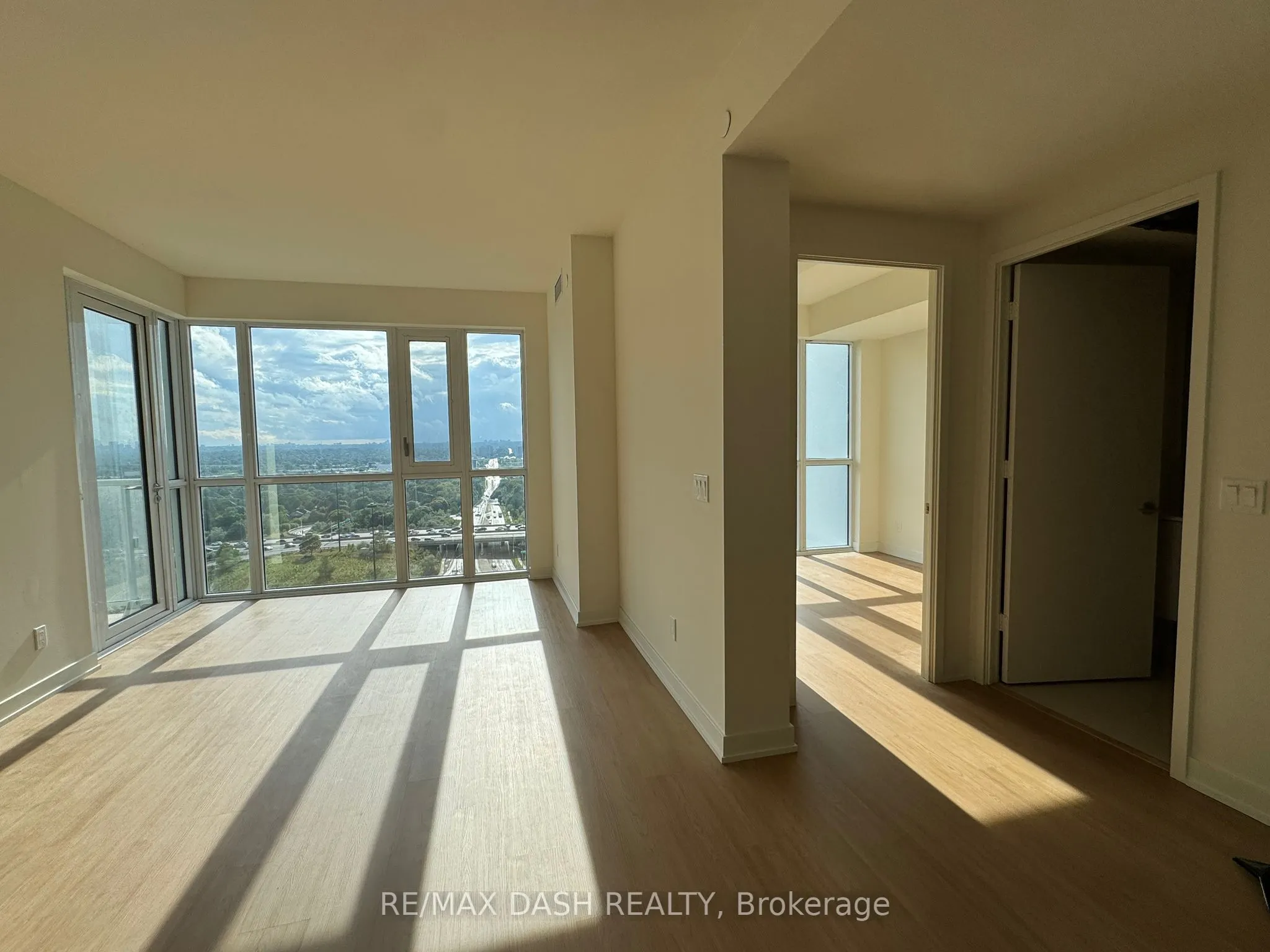 10 Deerlick Court, #1702