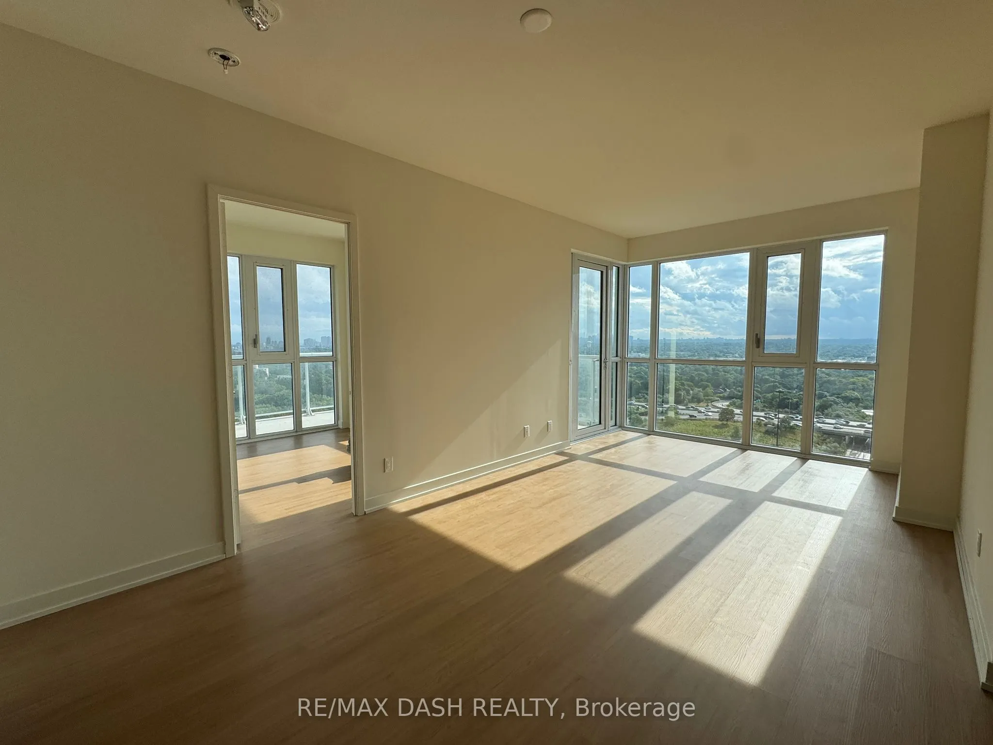 10 Deerlick Court, #1702