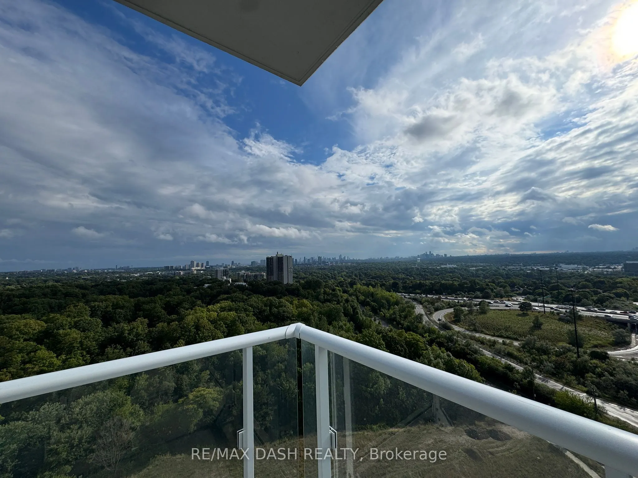 10 Deerlick Court, #1702
