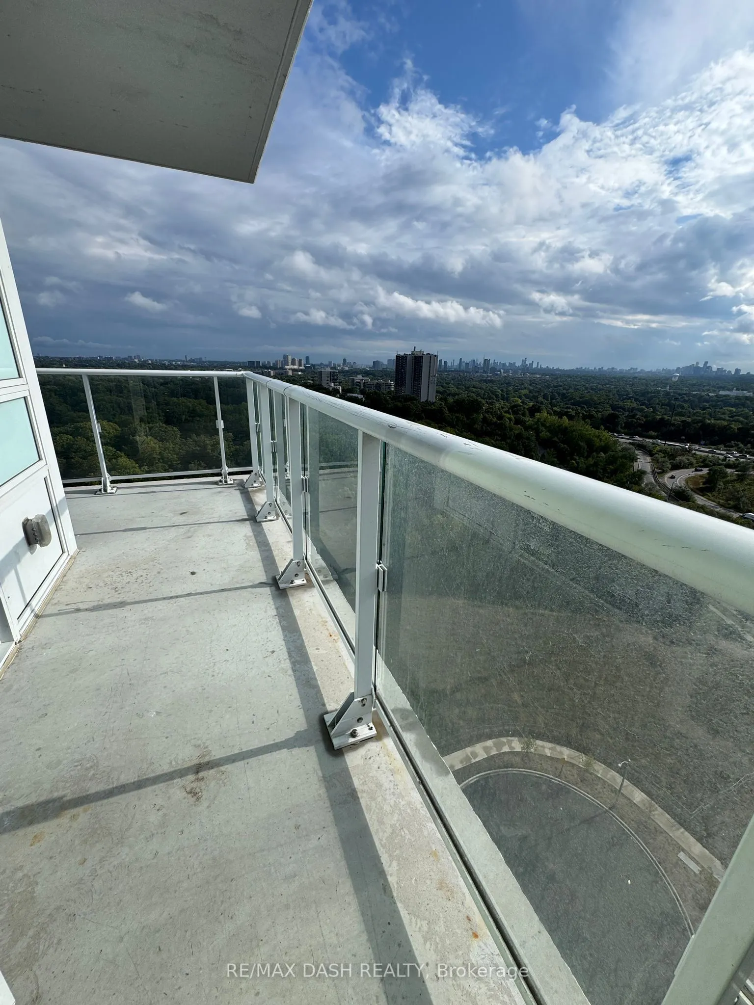 10 Deerlick Court, #1702
