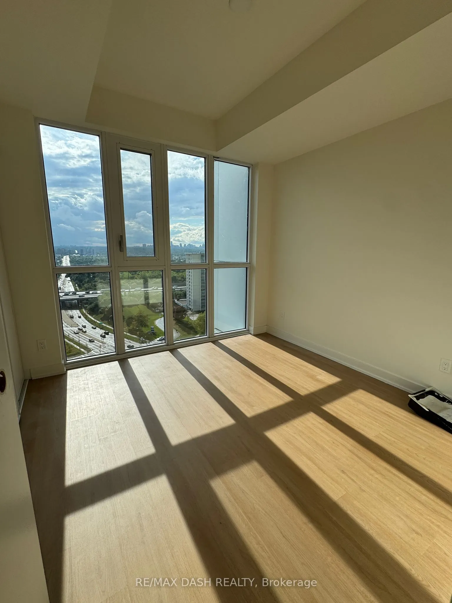 10 Deerlick Court, #1702