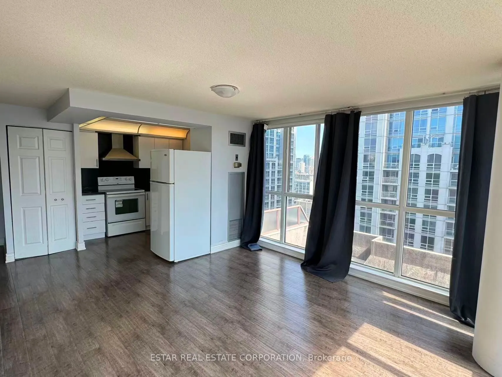 736 Bay Street, #Ph3101