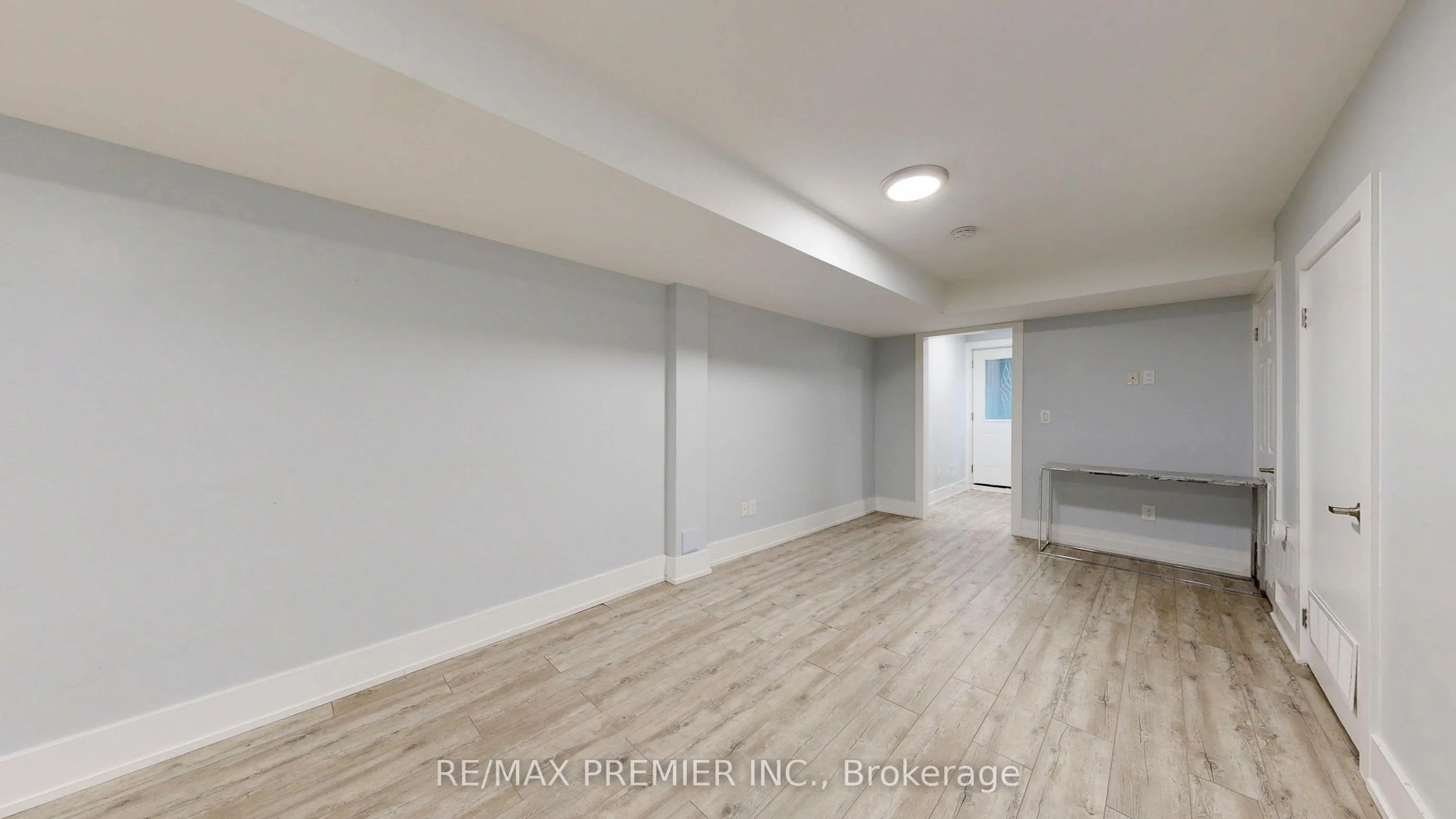 32 Amherst Avenue