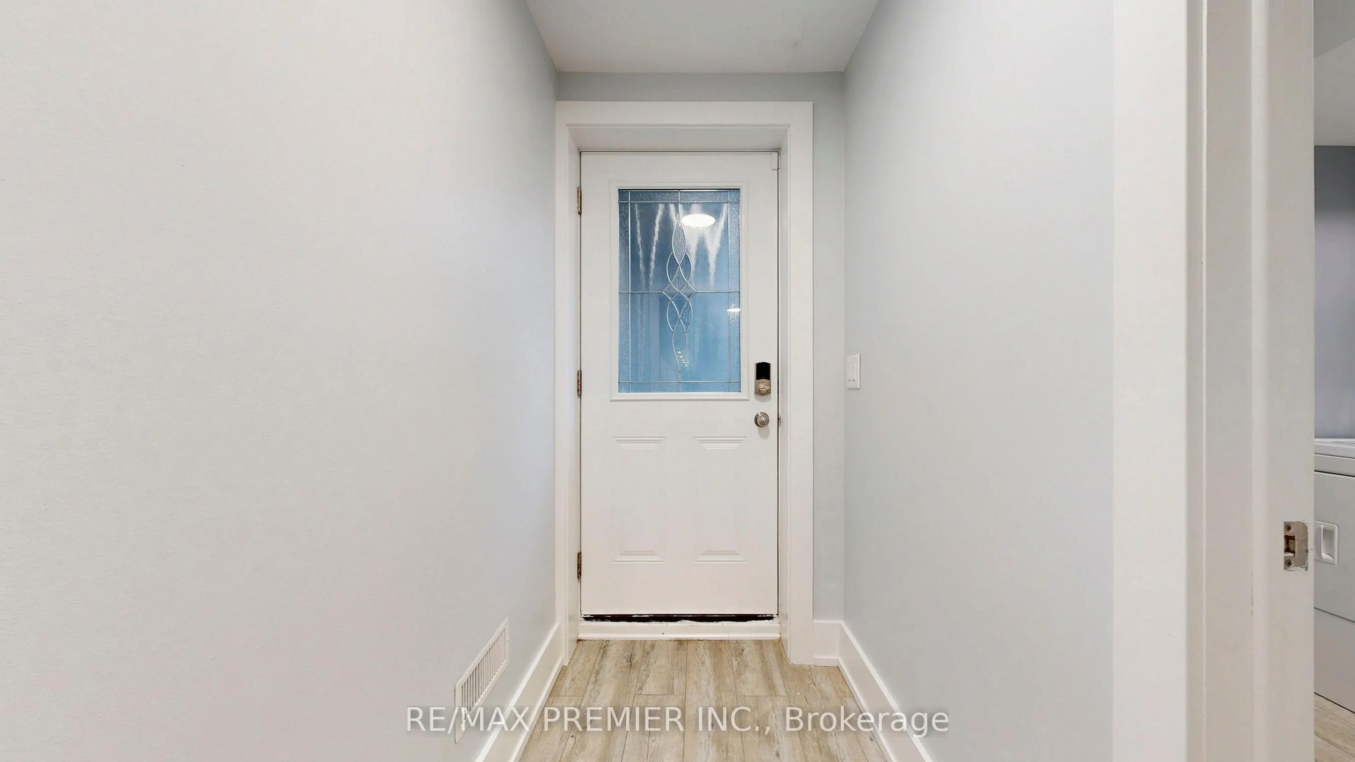 32 Amherst Avenue