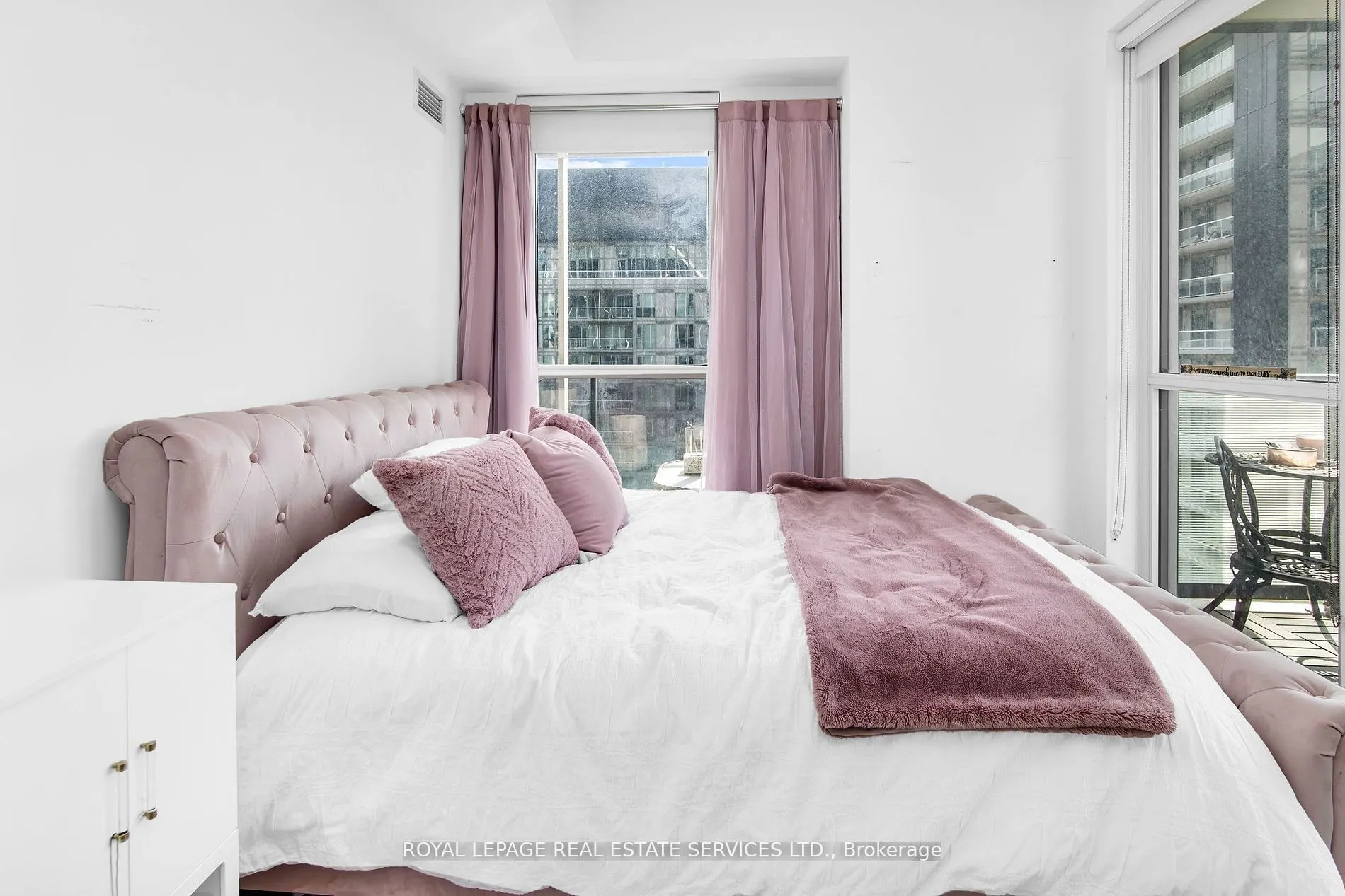 50 Ordnance Street, #2302