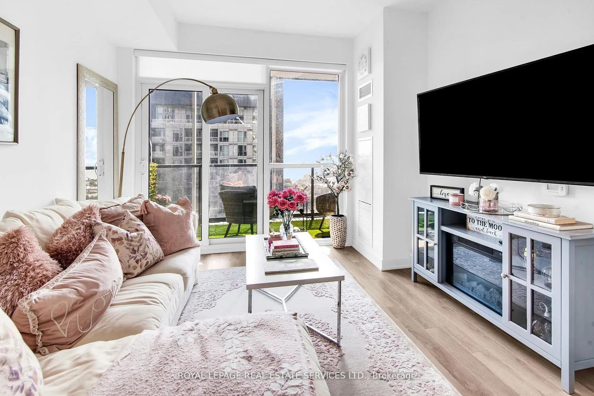 50 Ordnance Street, #2302