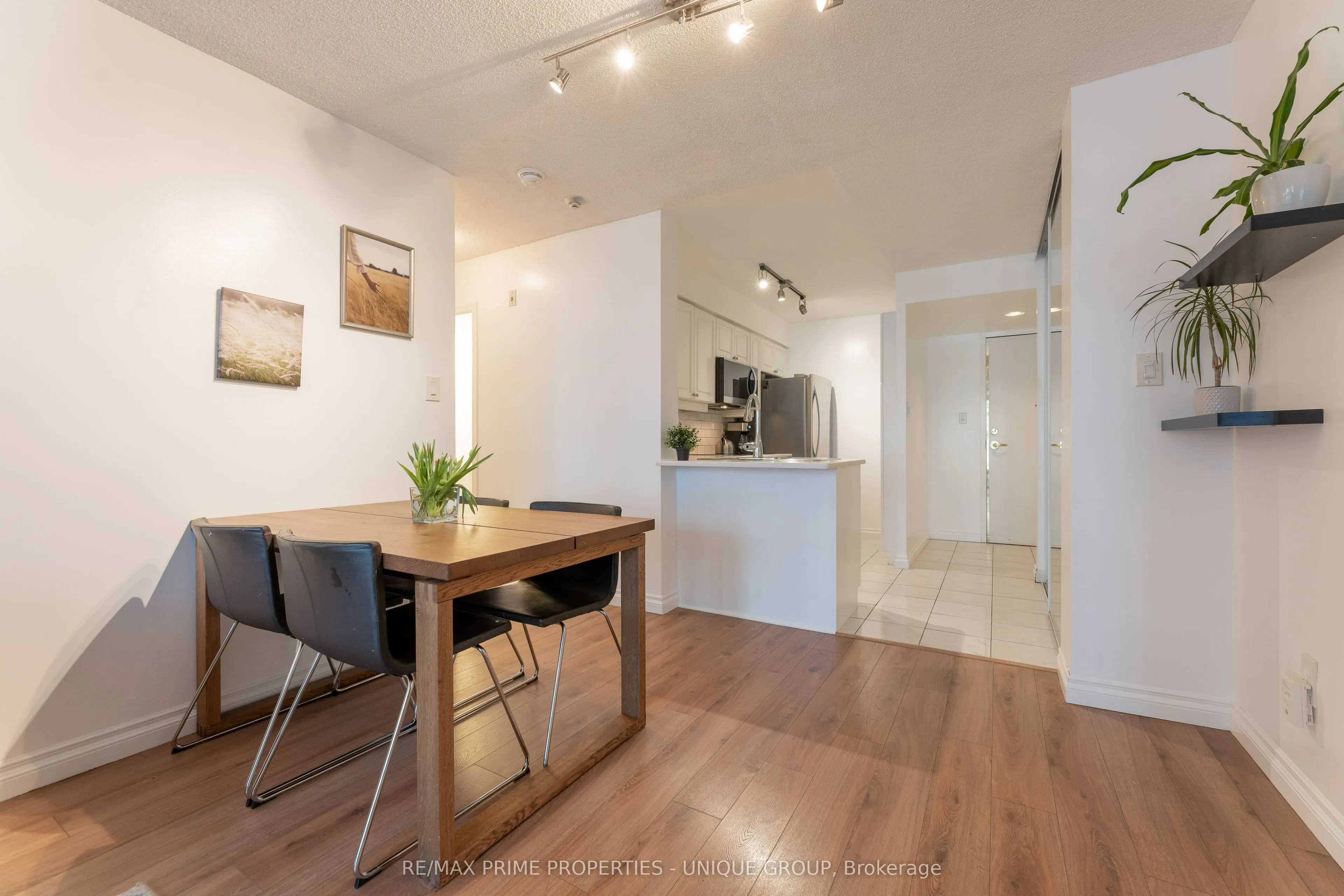 188 Redpath Avenue, #211