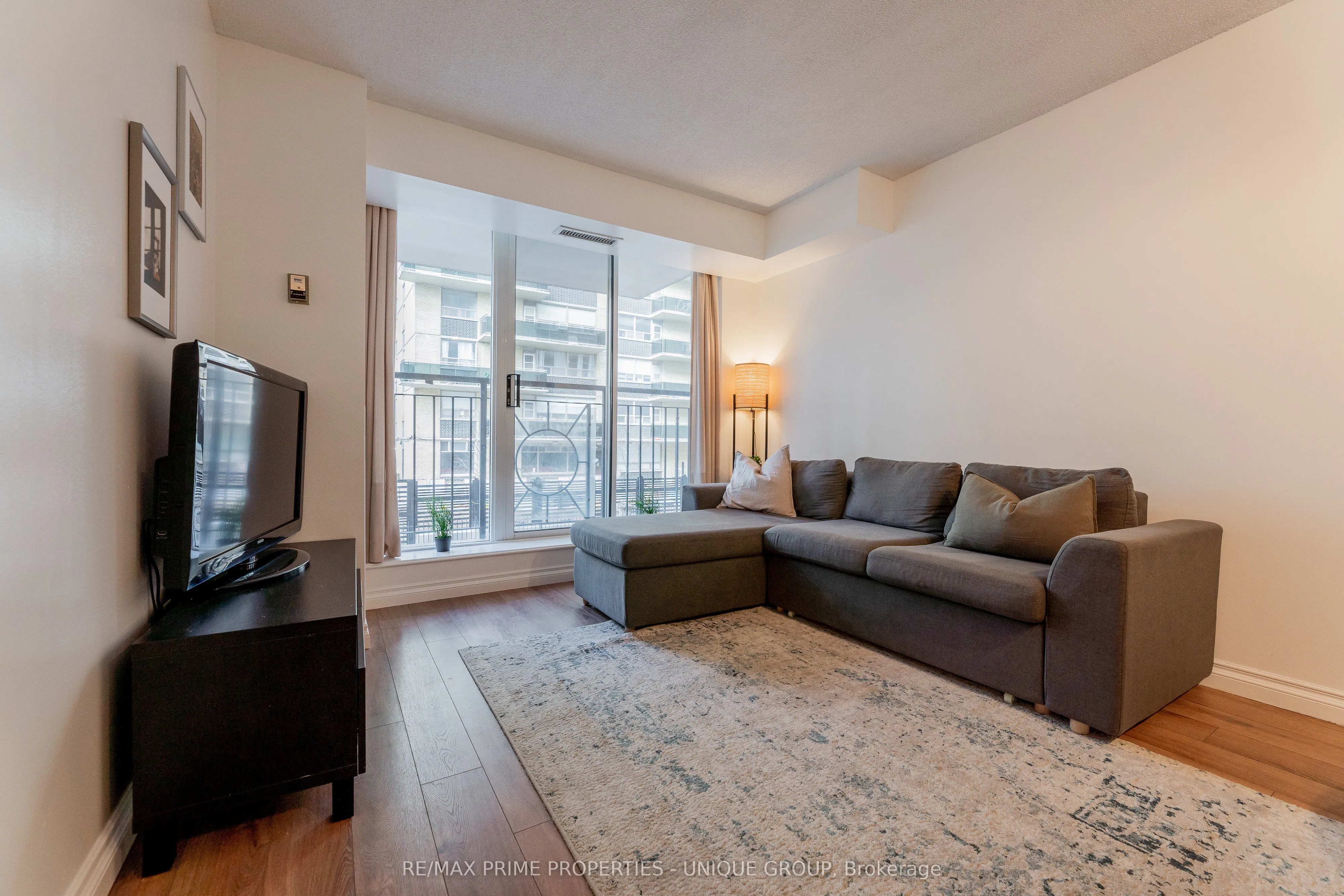188 Redpath Avenue, #211