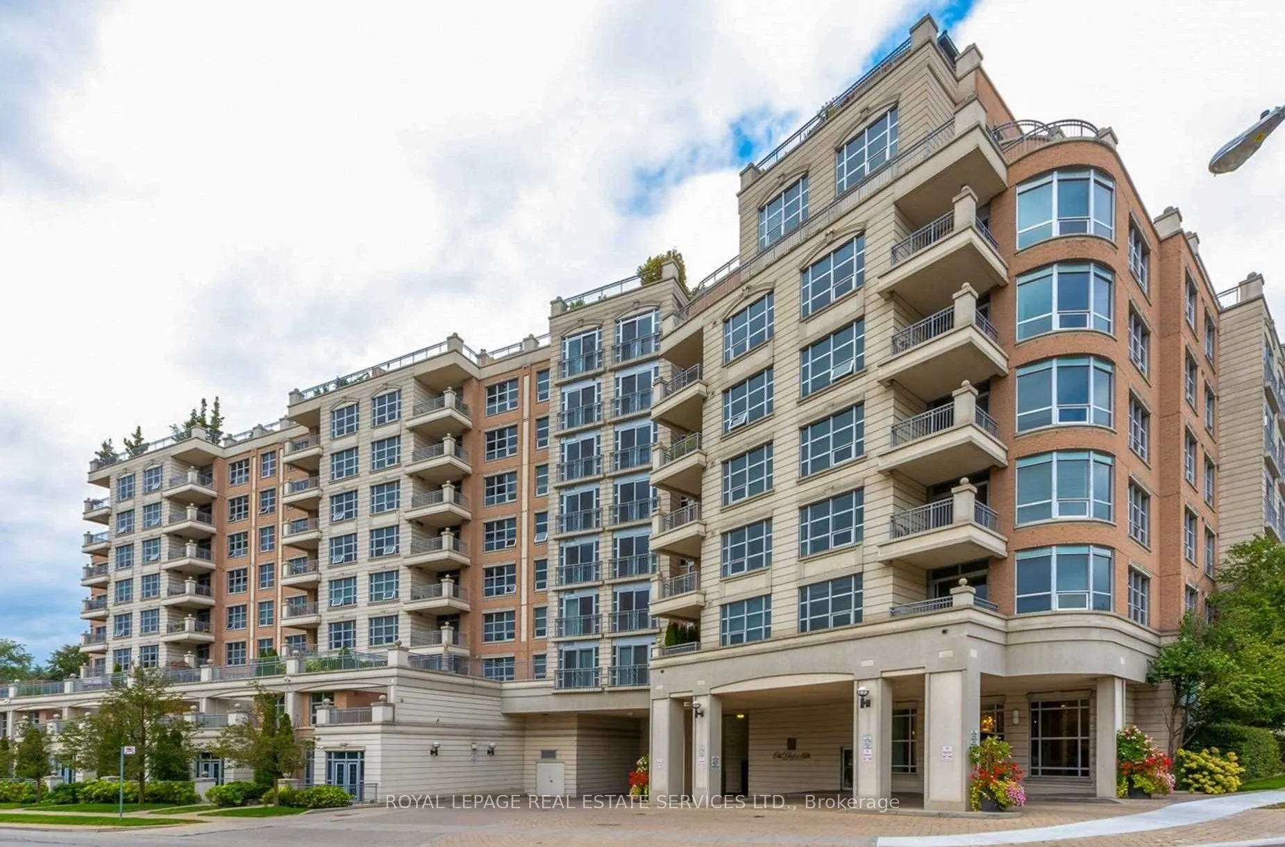 10 Old York Mills Road, #209