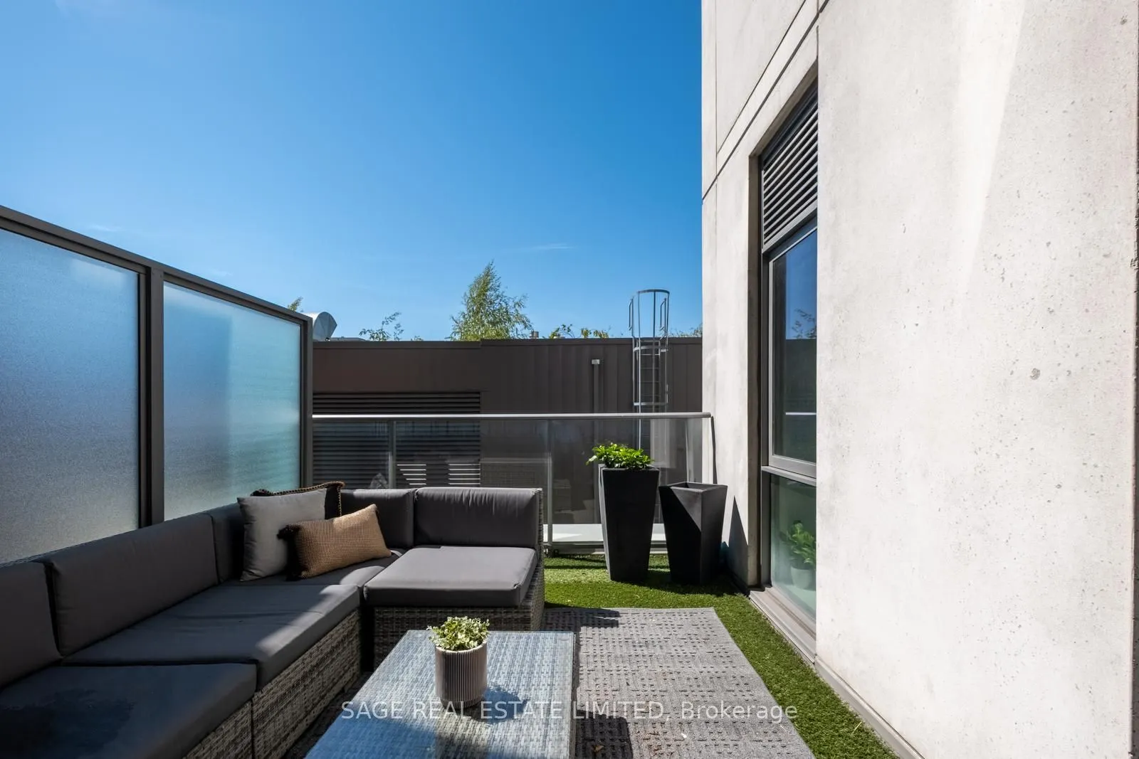 2 Gladstone Avenue, #401