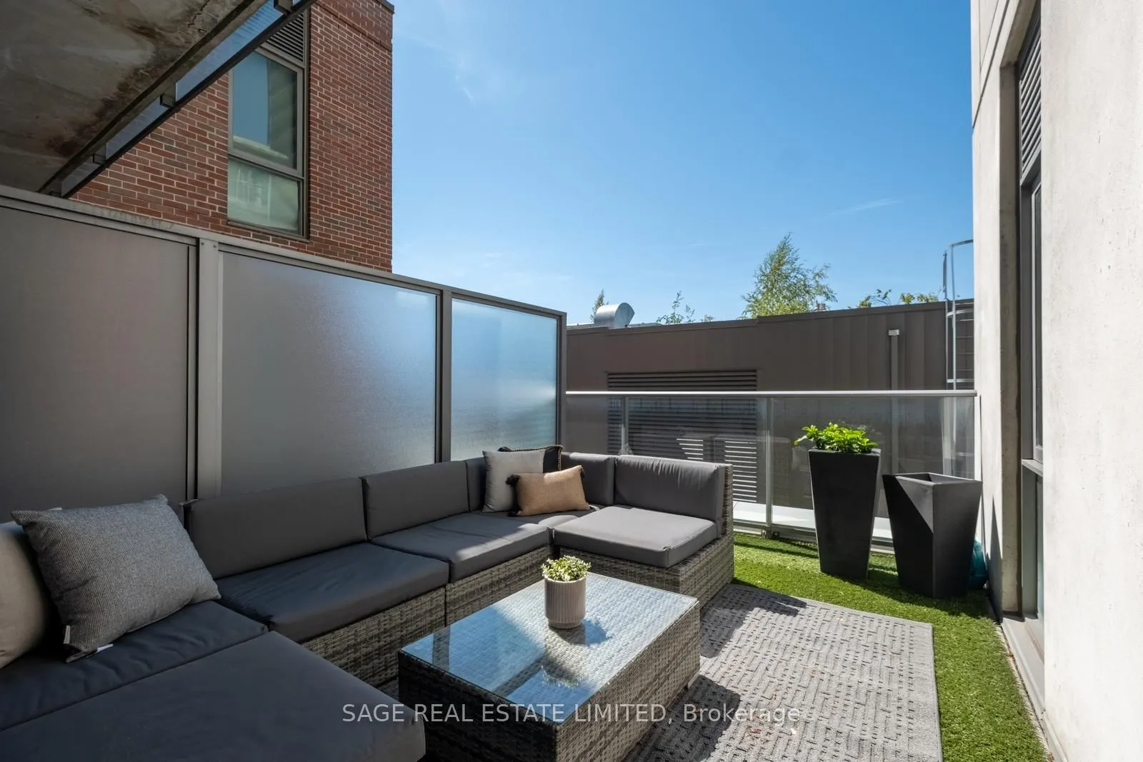 2 Gladstone Avenue, #401