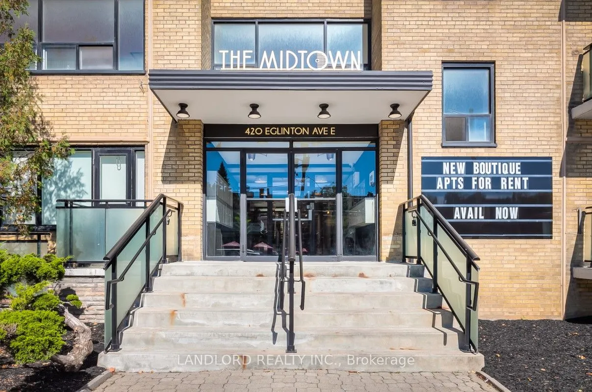 420 Eglinton Avenue E, #305