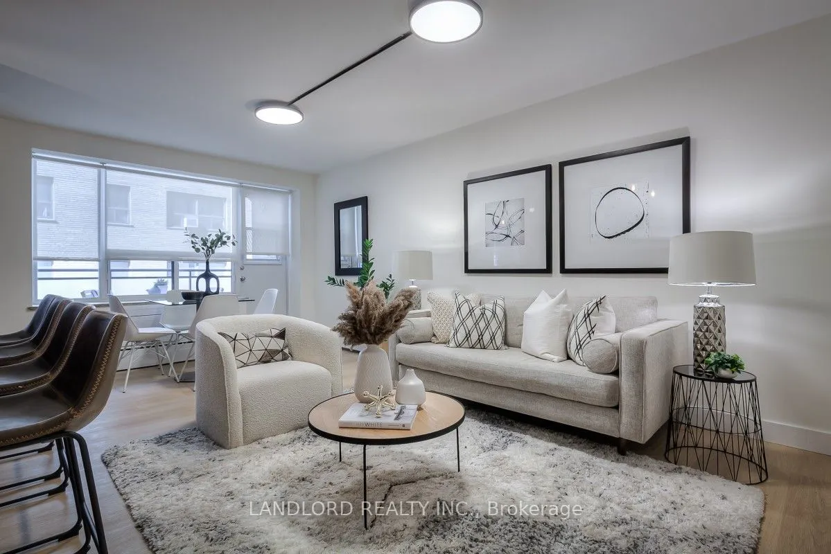 420 Eglinton Avenue E, #305