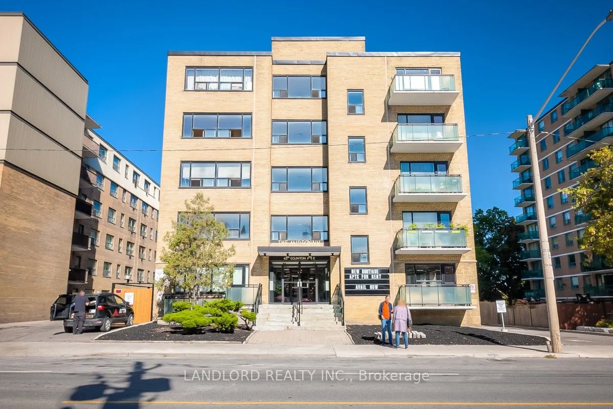 420 Eglinton Avenue E, #305