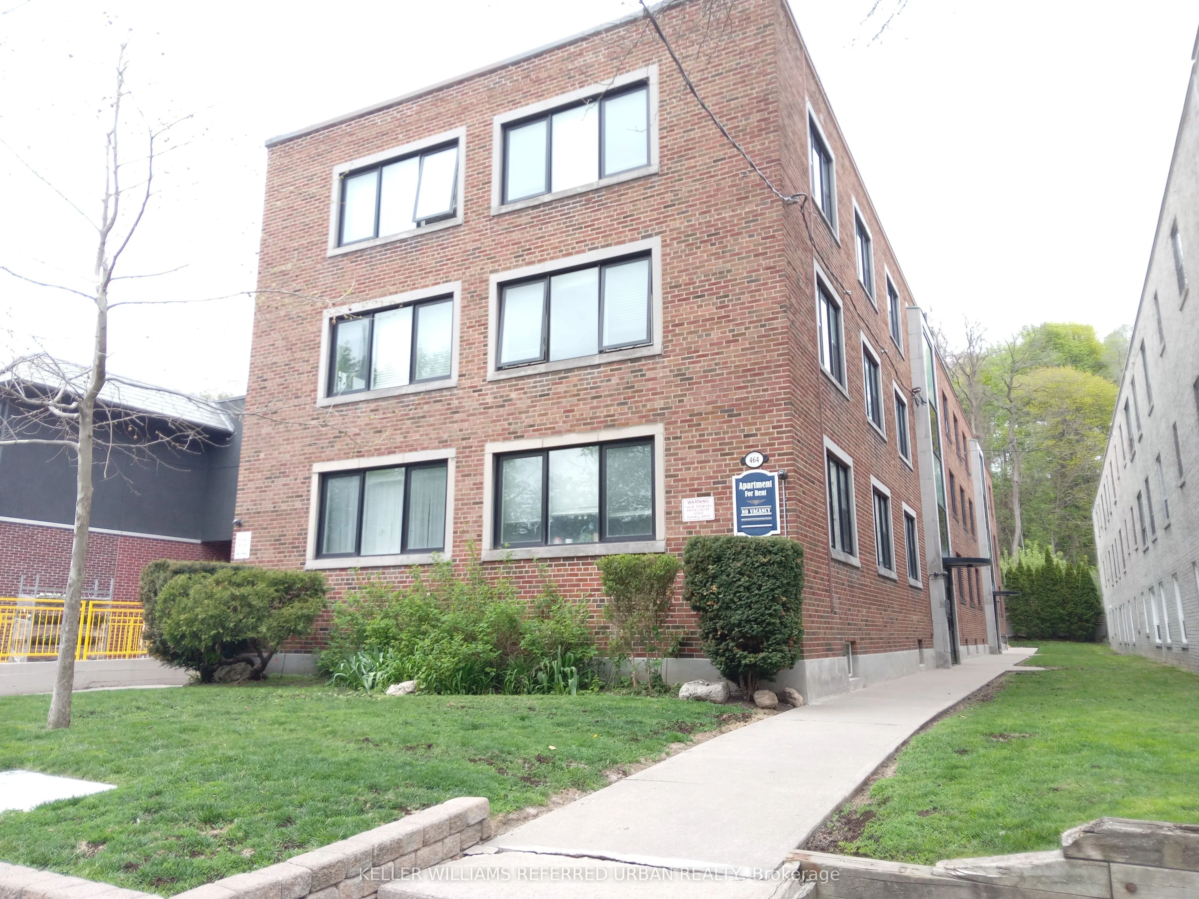 464 Summerhill Avenue E, #14