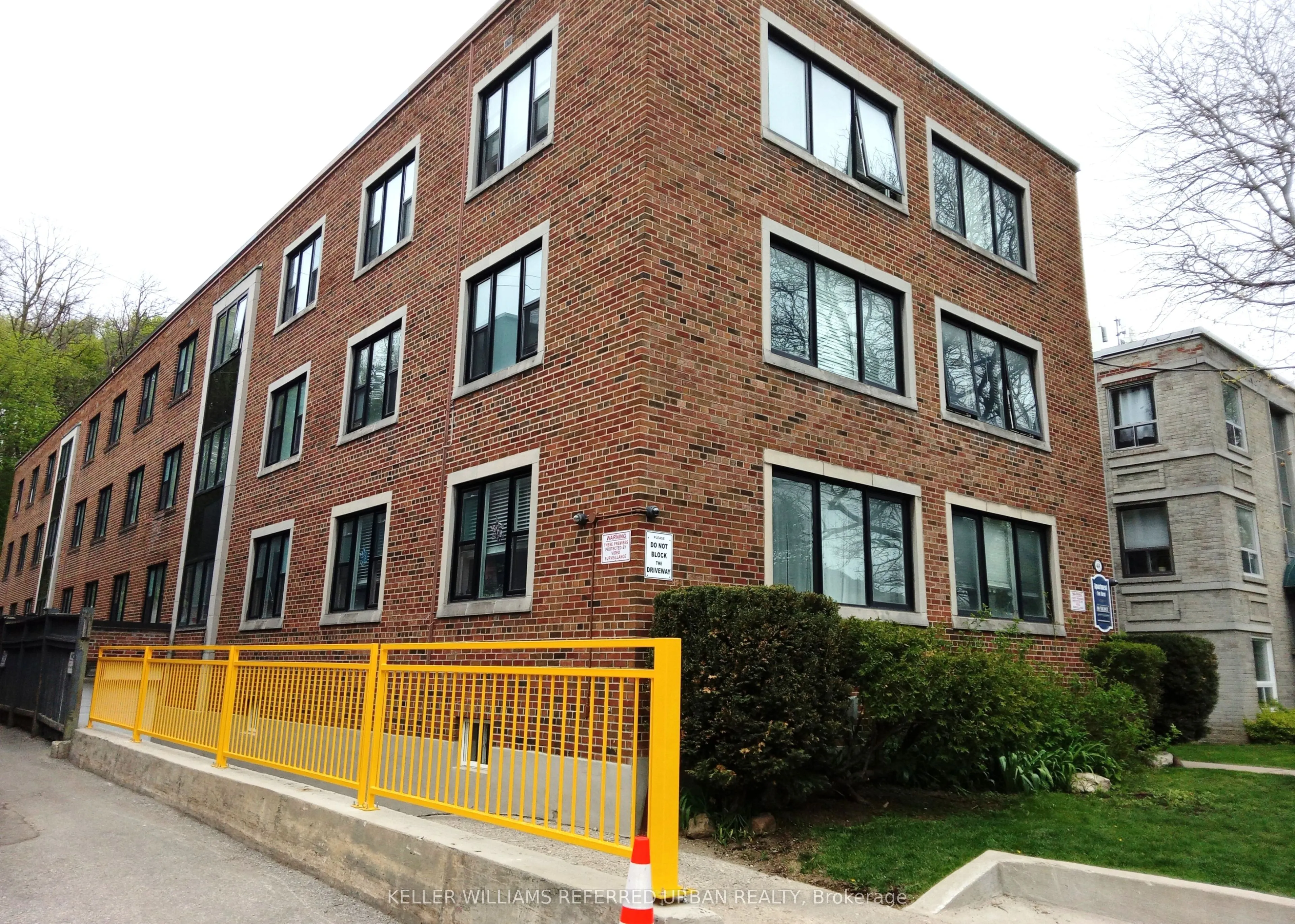 464 Summerhill Avenue E, #14