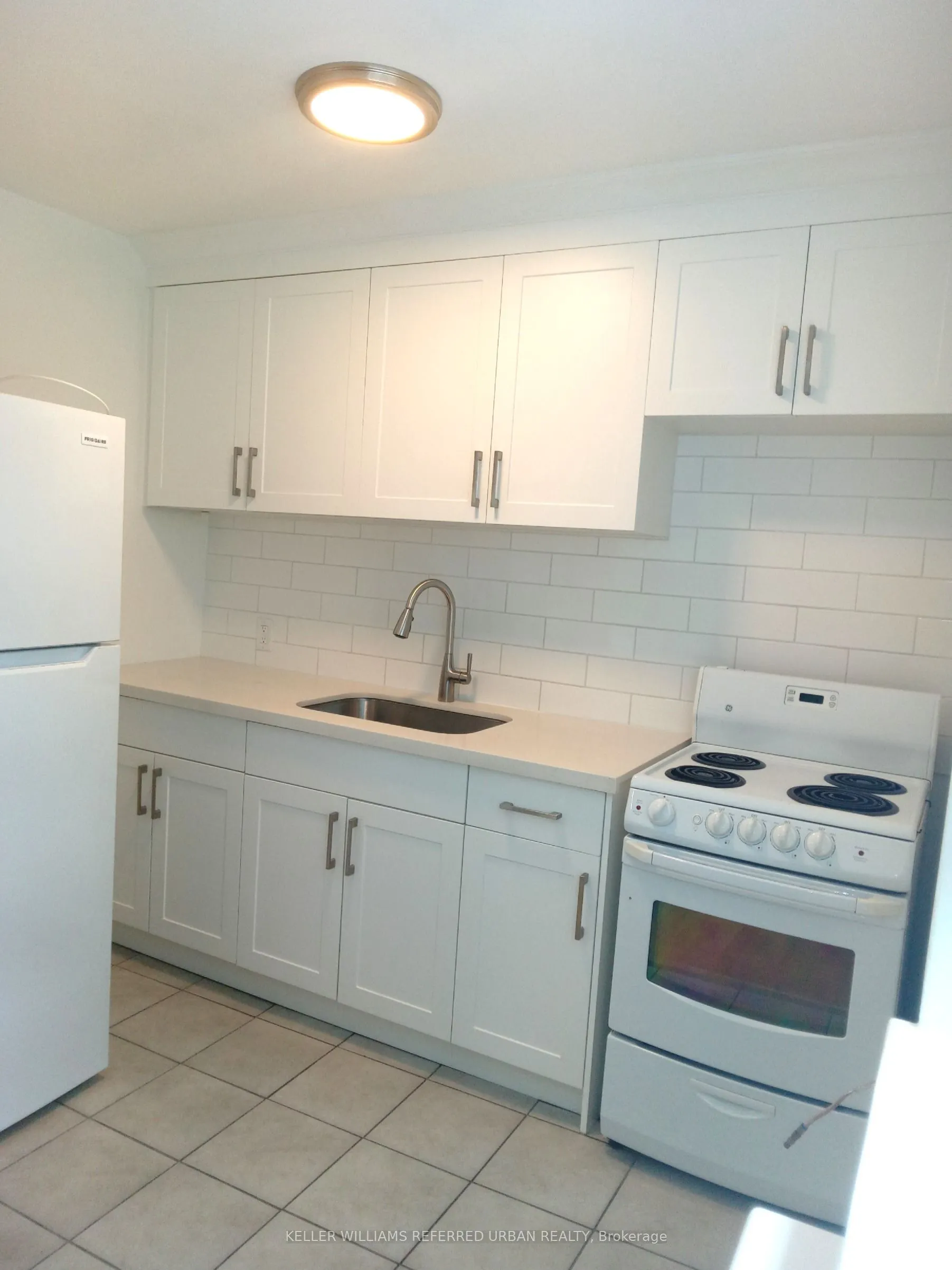 464 Summerhill Avenue E, #14