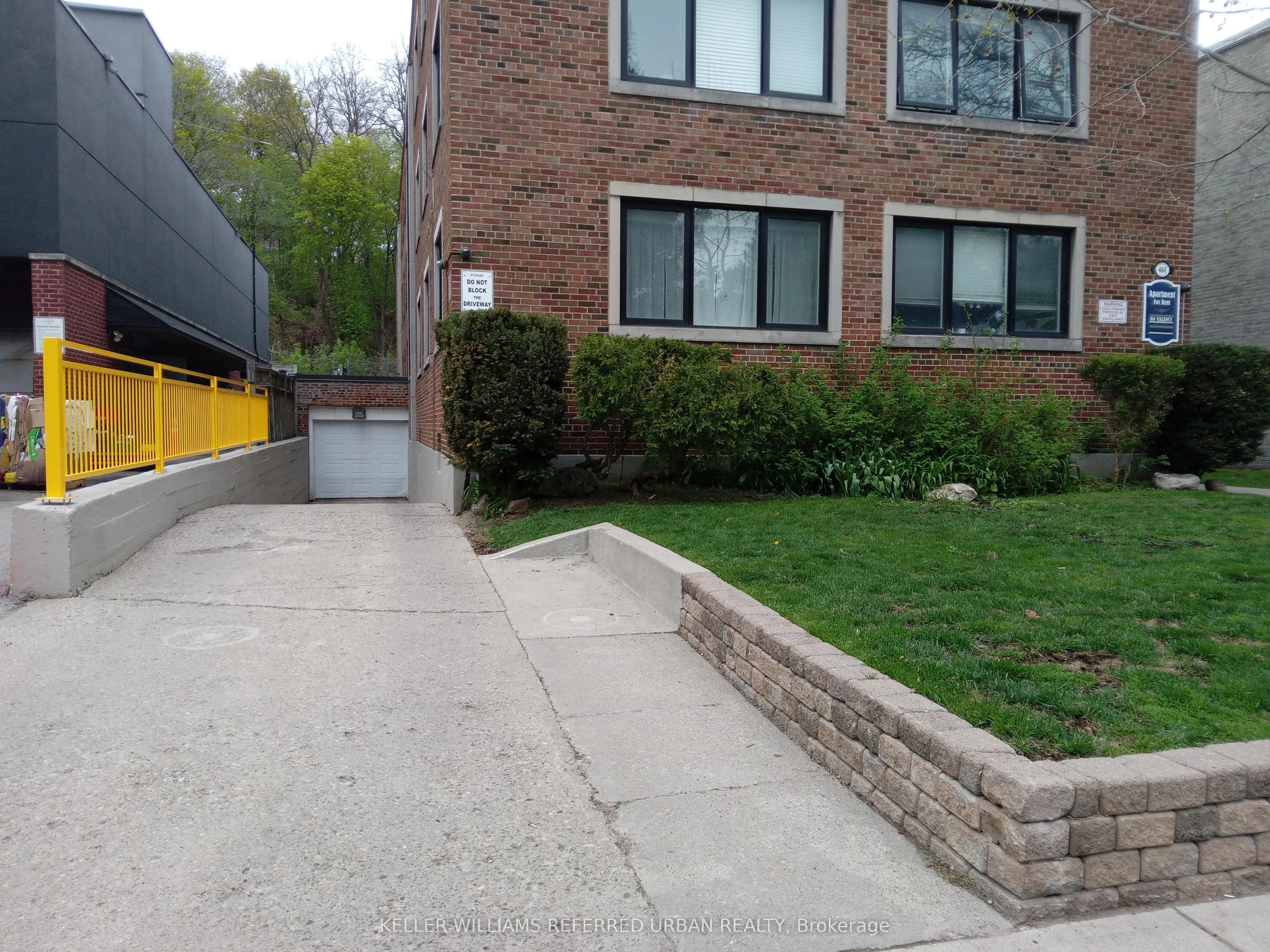 464 Summerhill Avenue E, #14