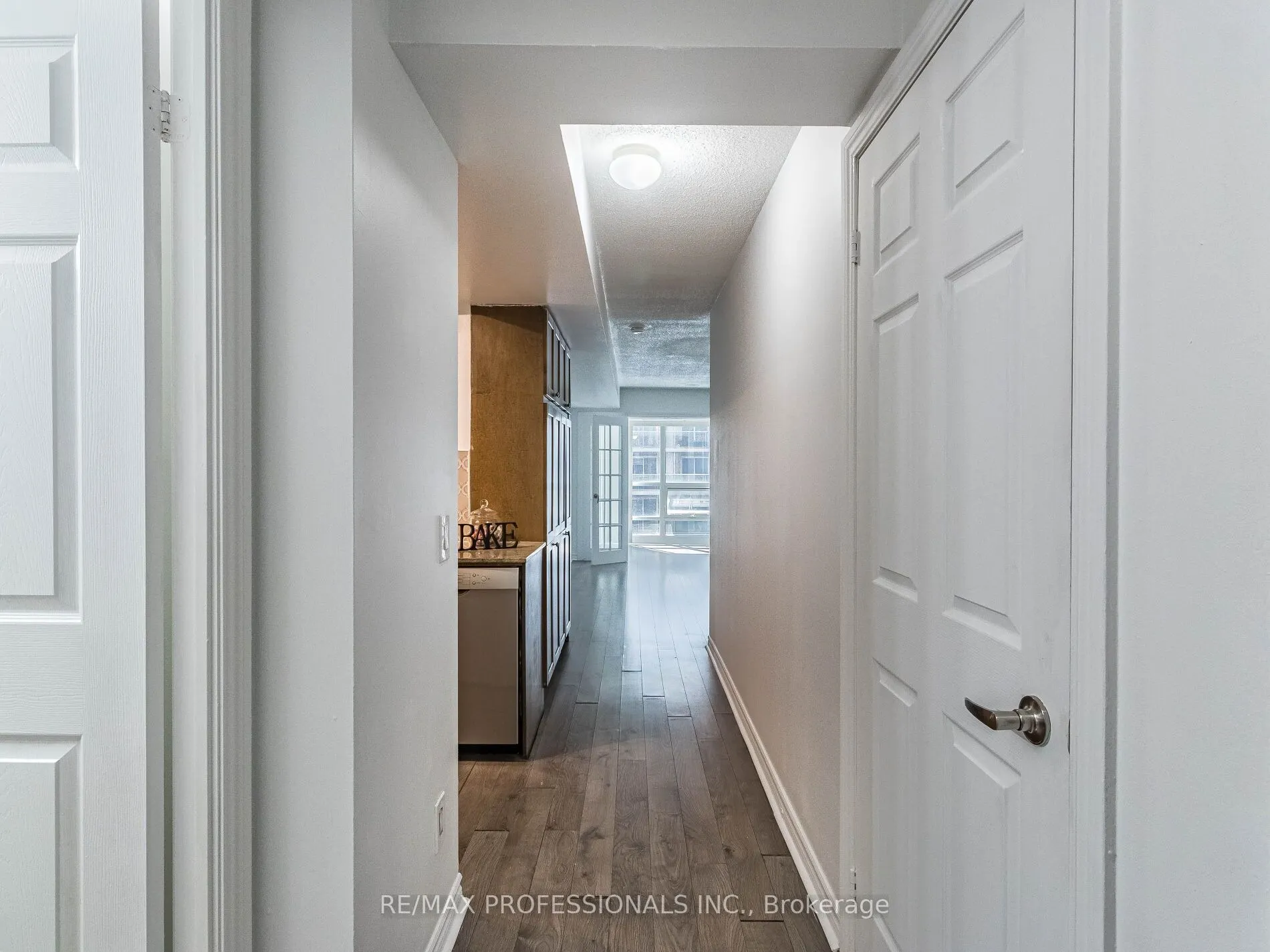 763 Bay Street, #707