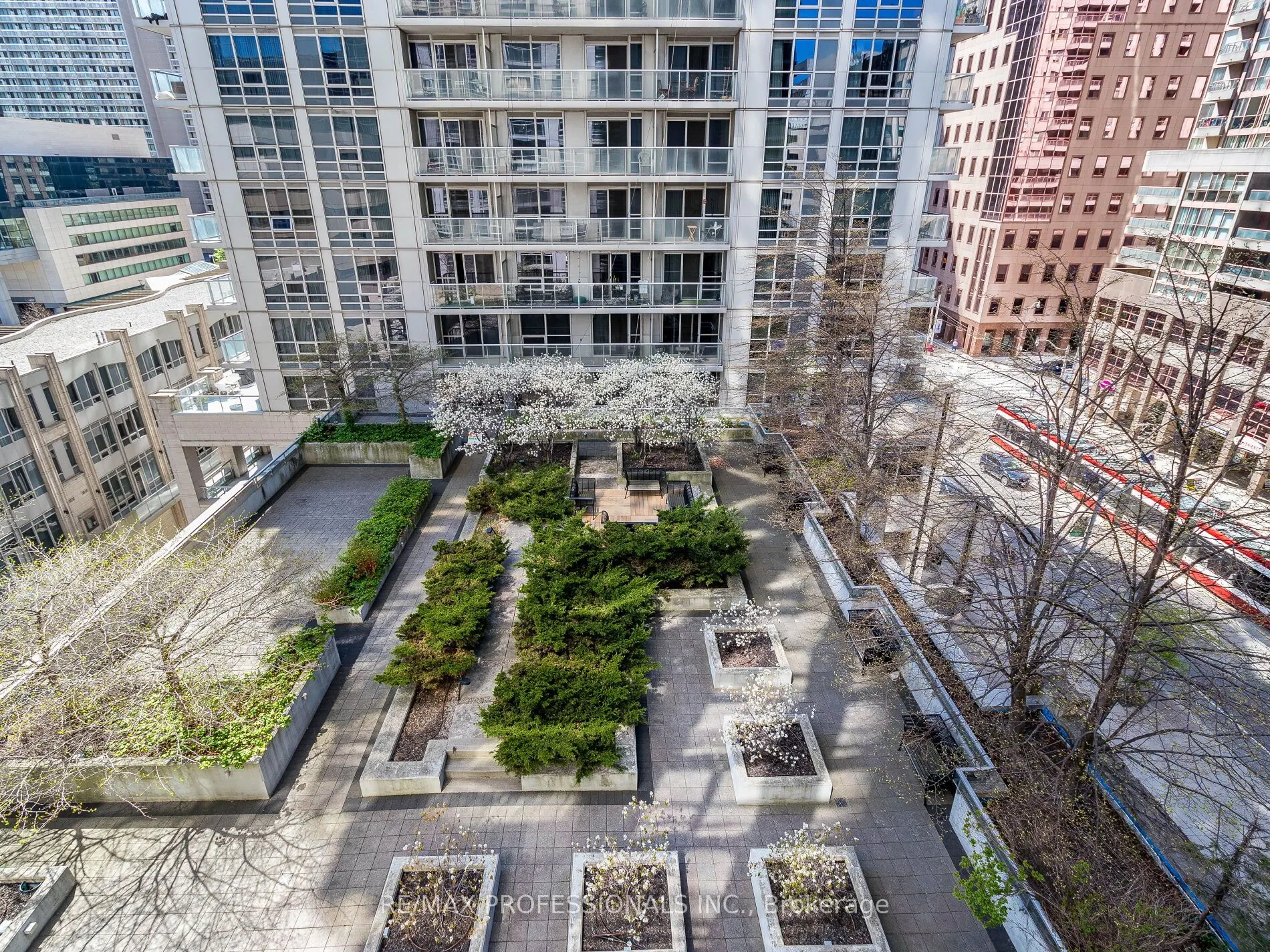 763 Bay Street, #707