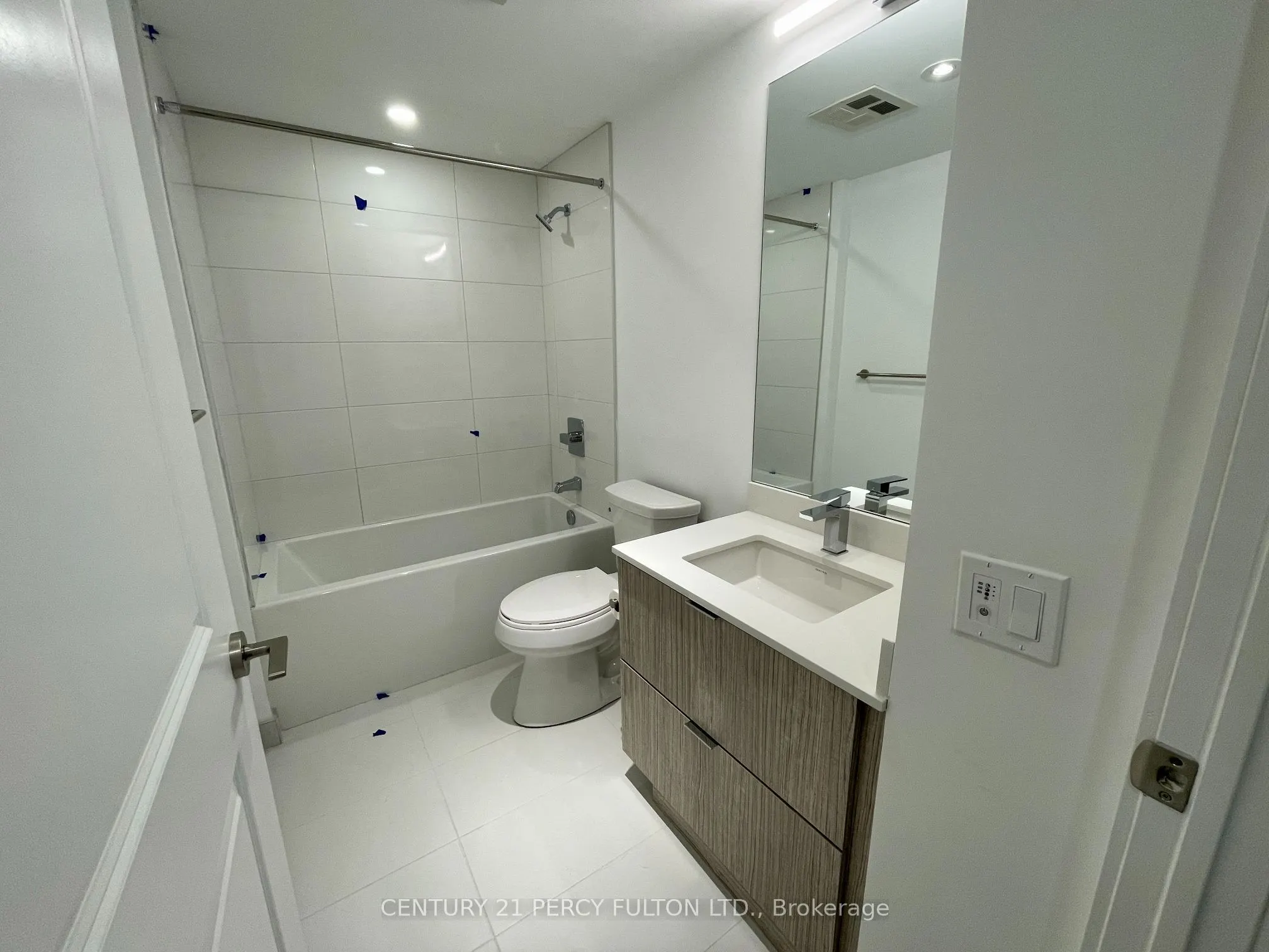 395 Bloor Street E, #2206