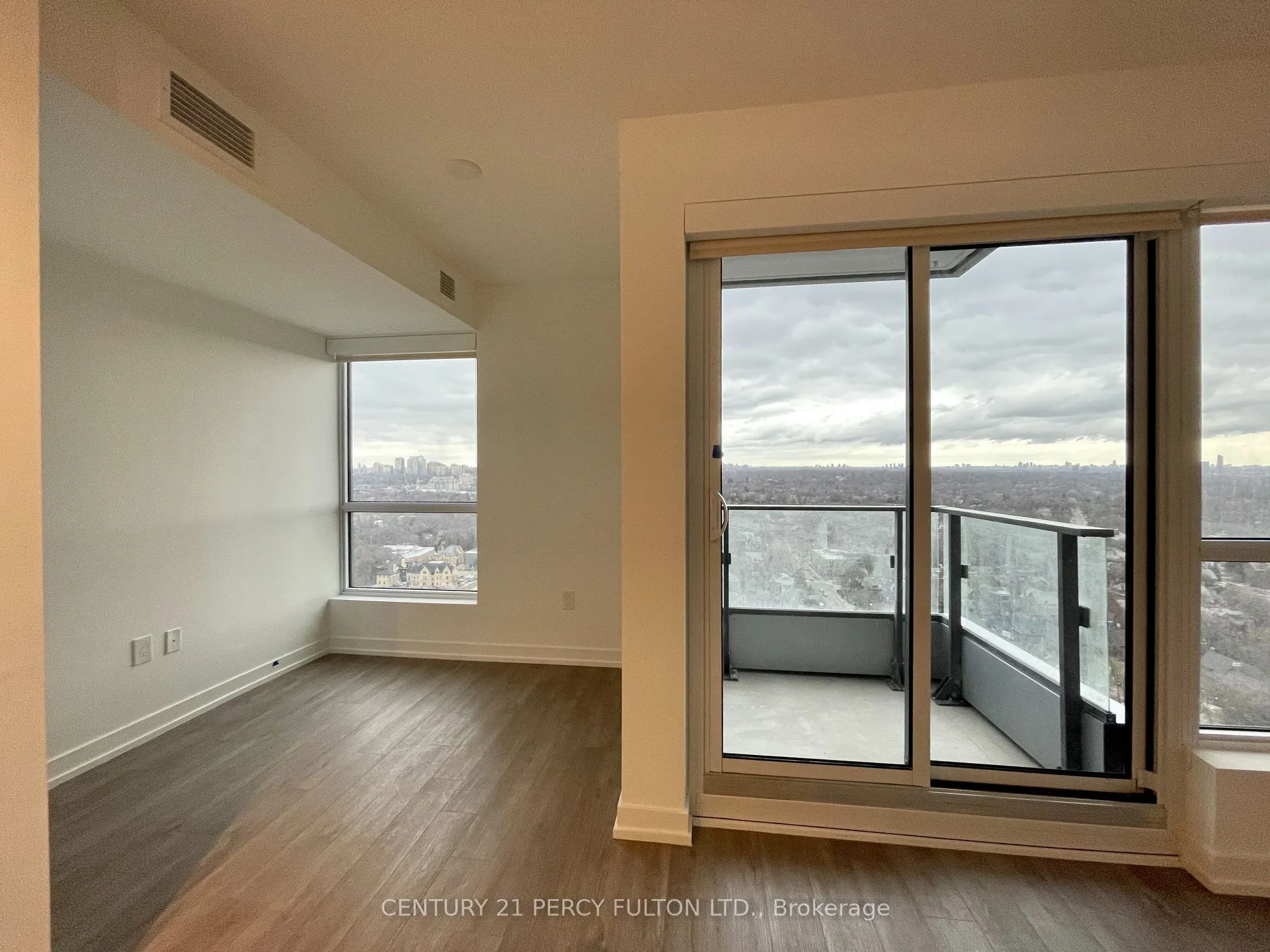 395 Bloor Street E, #2206
