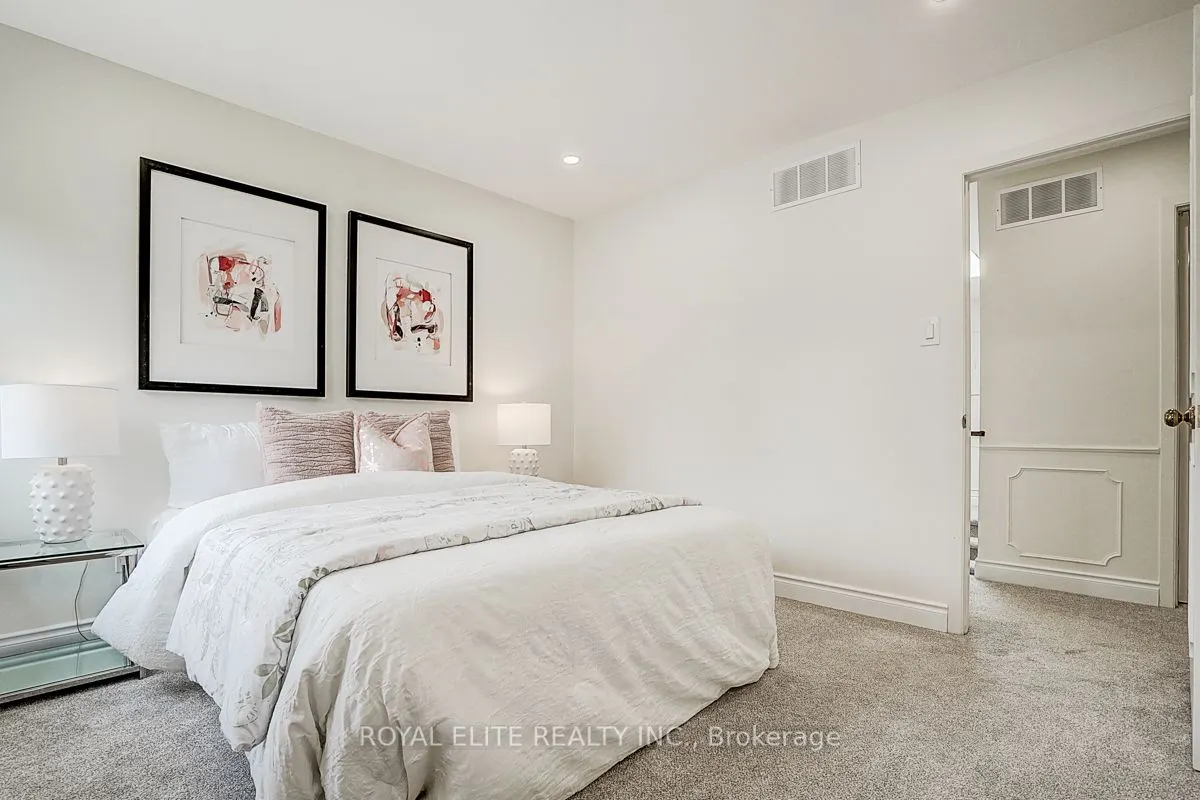 11 Abbeywood Trail