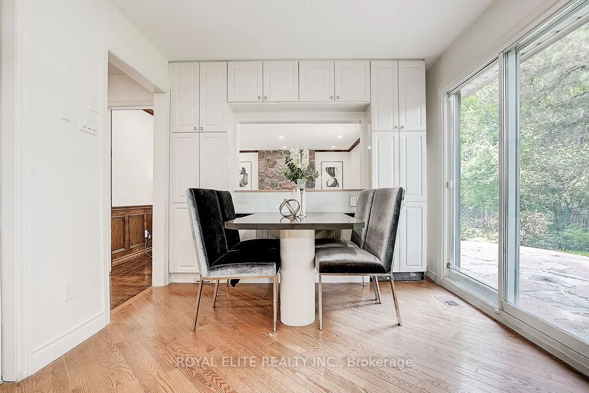 11 Abbeywood Trail