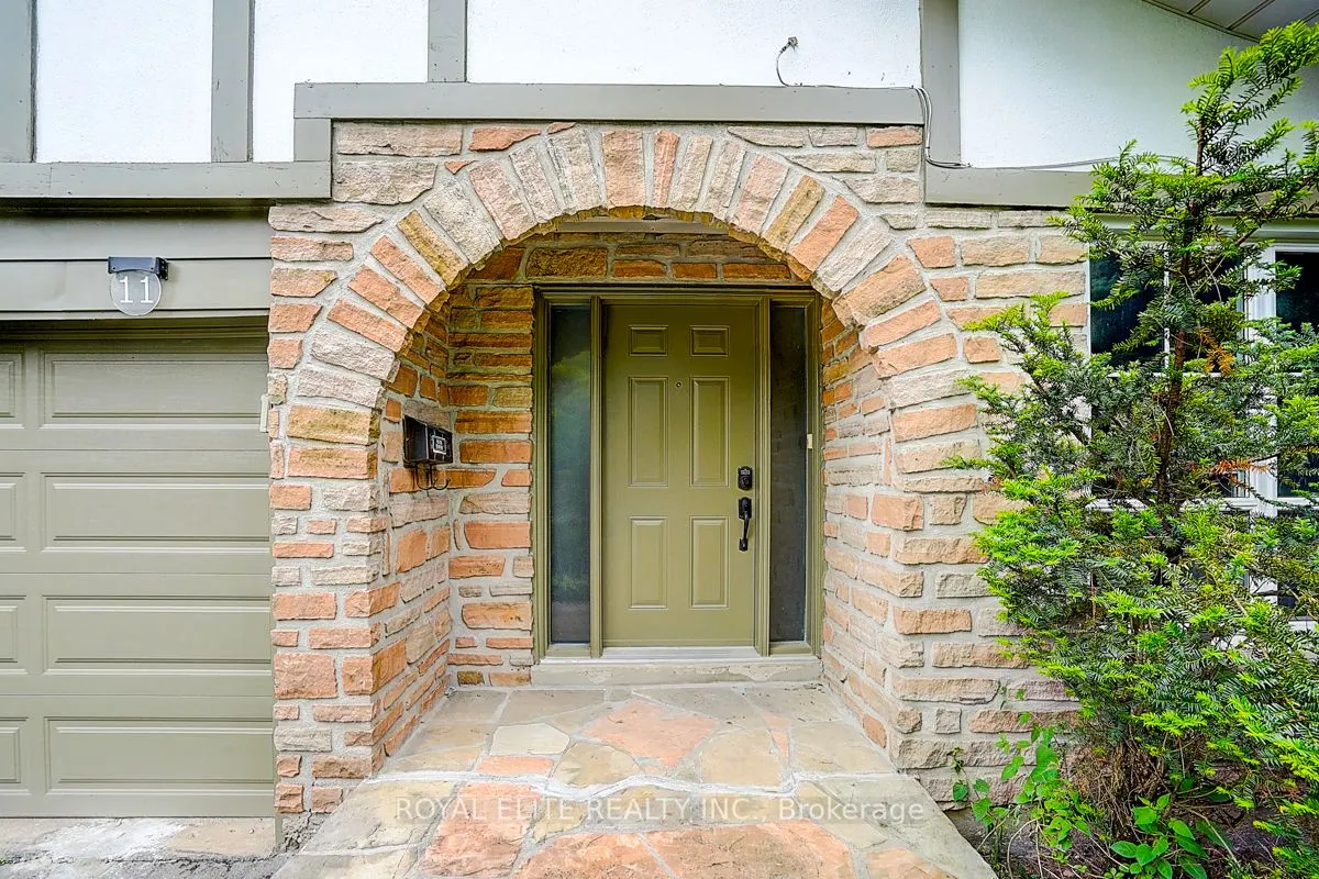 11 Abbeywood Trail
