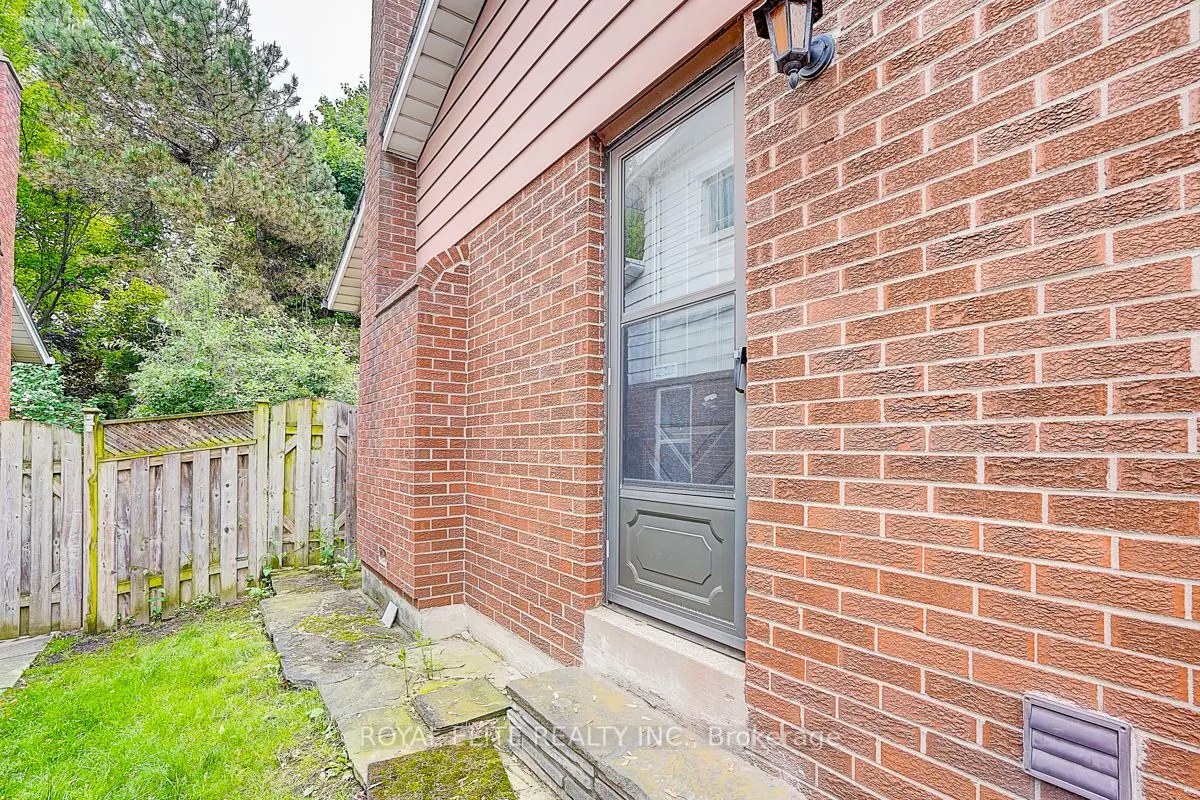 11 Abbeywood Trail