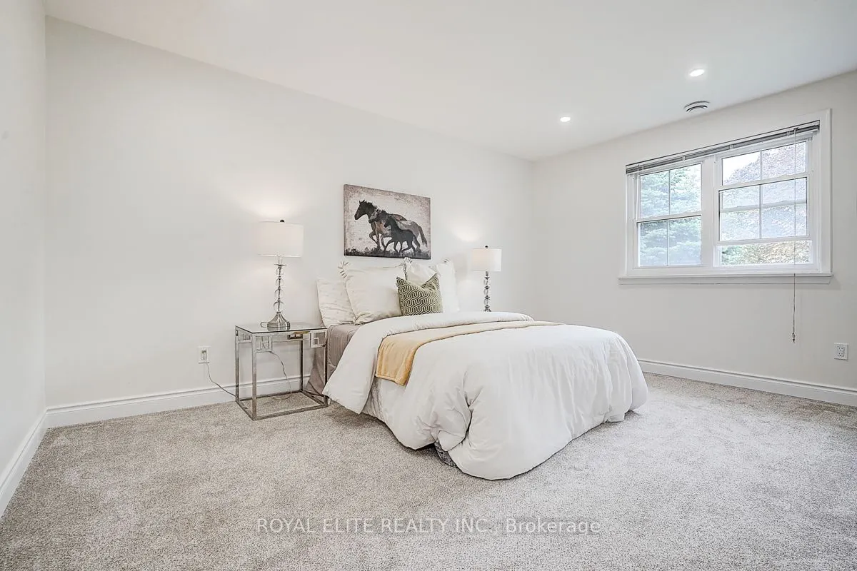 11 Abbeywood Trail