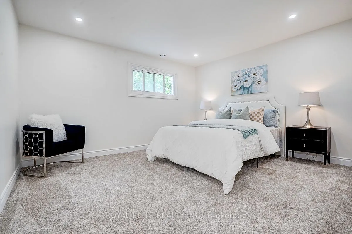 11 Abbeywood Trail