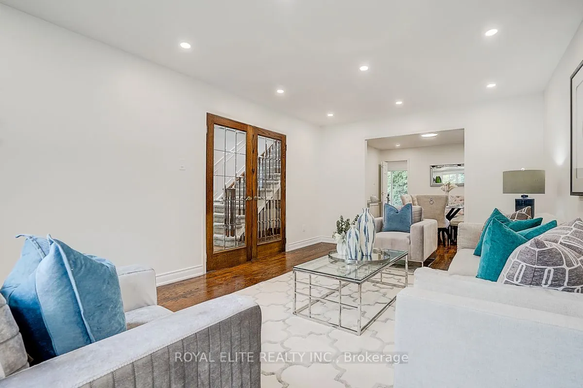 11 Abbeywood Trail