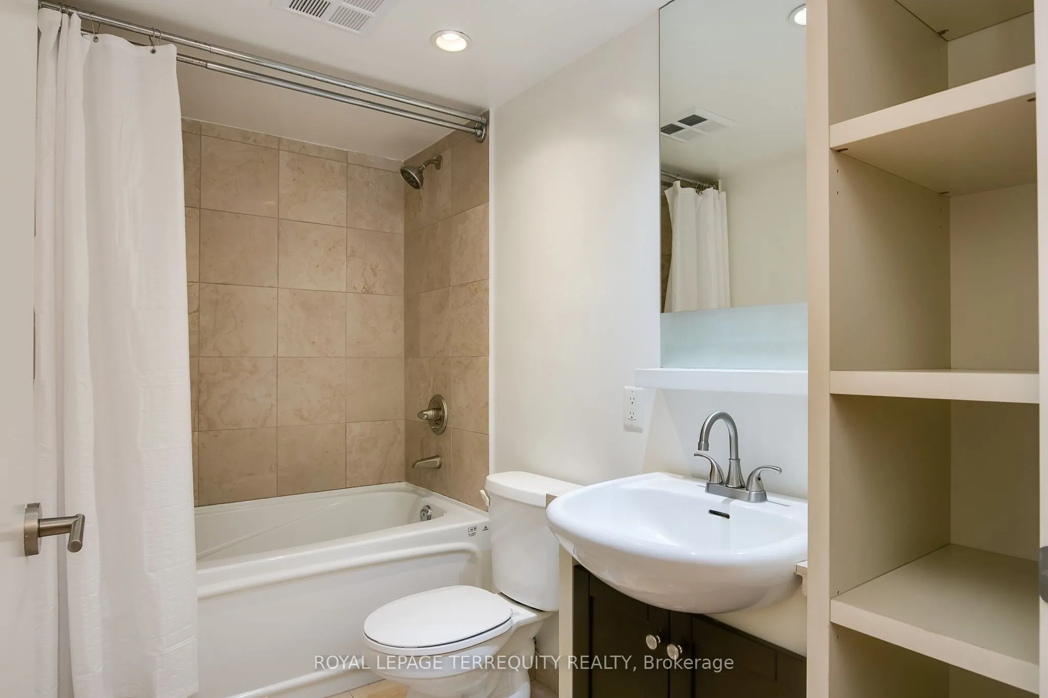 8 York Street, #511