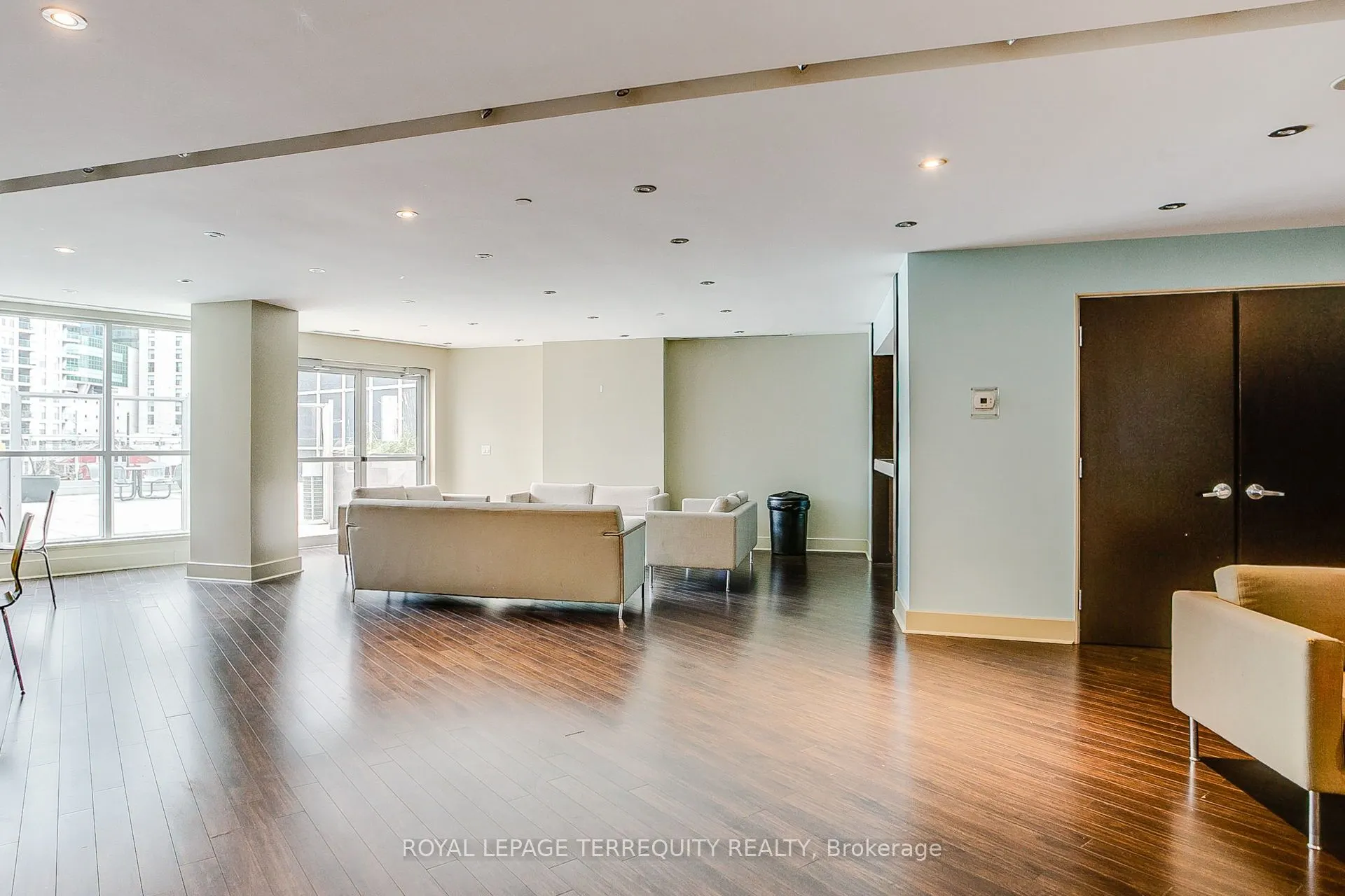 8 York Street, #511
