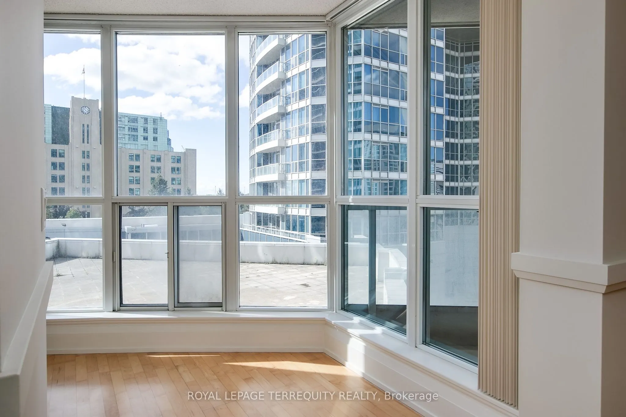 8 York Street, #511