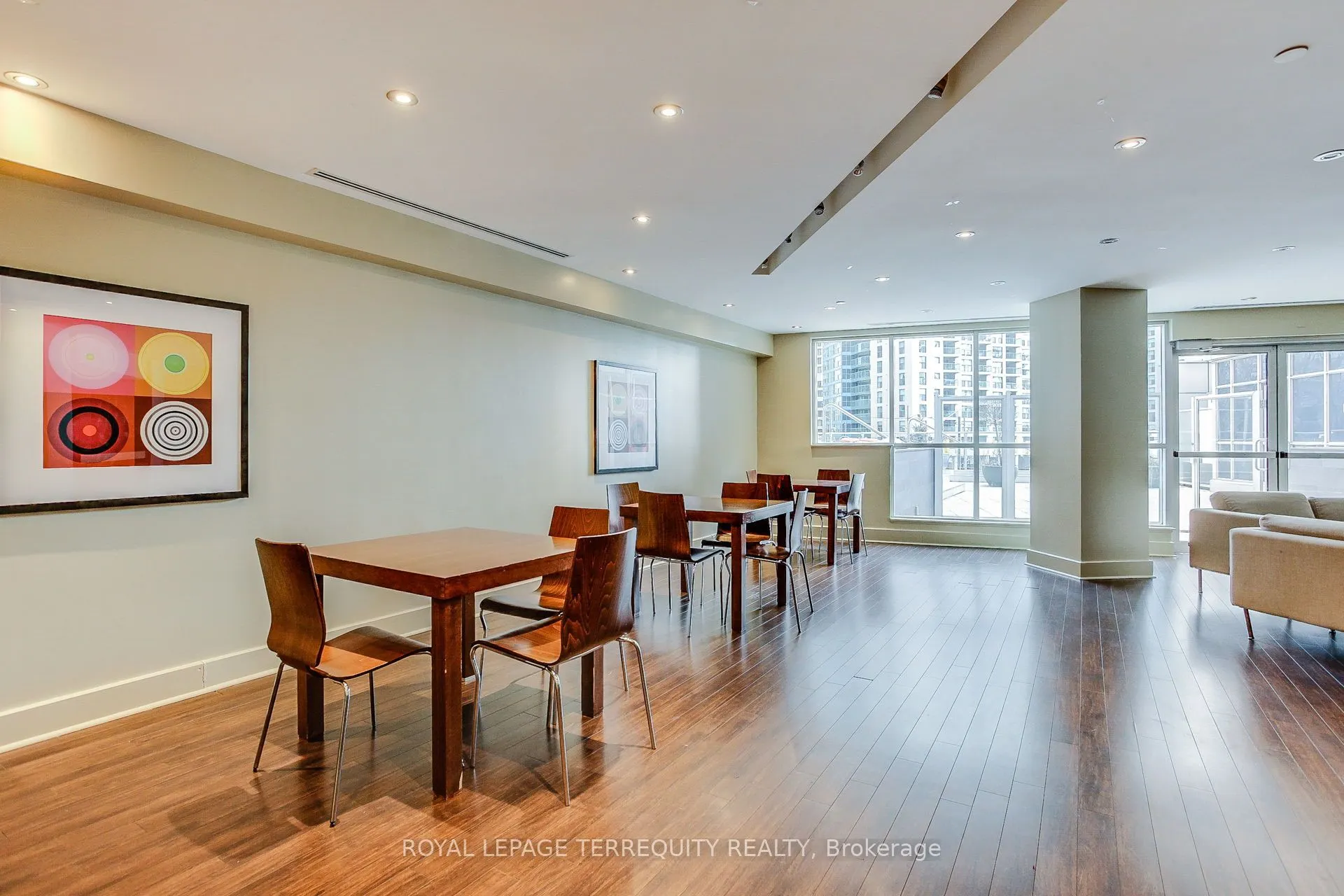 8 York Street, #511