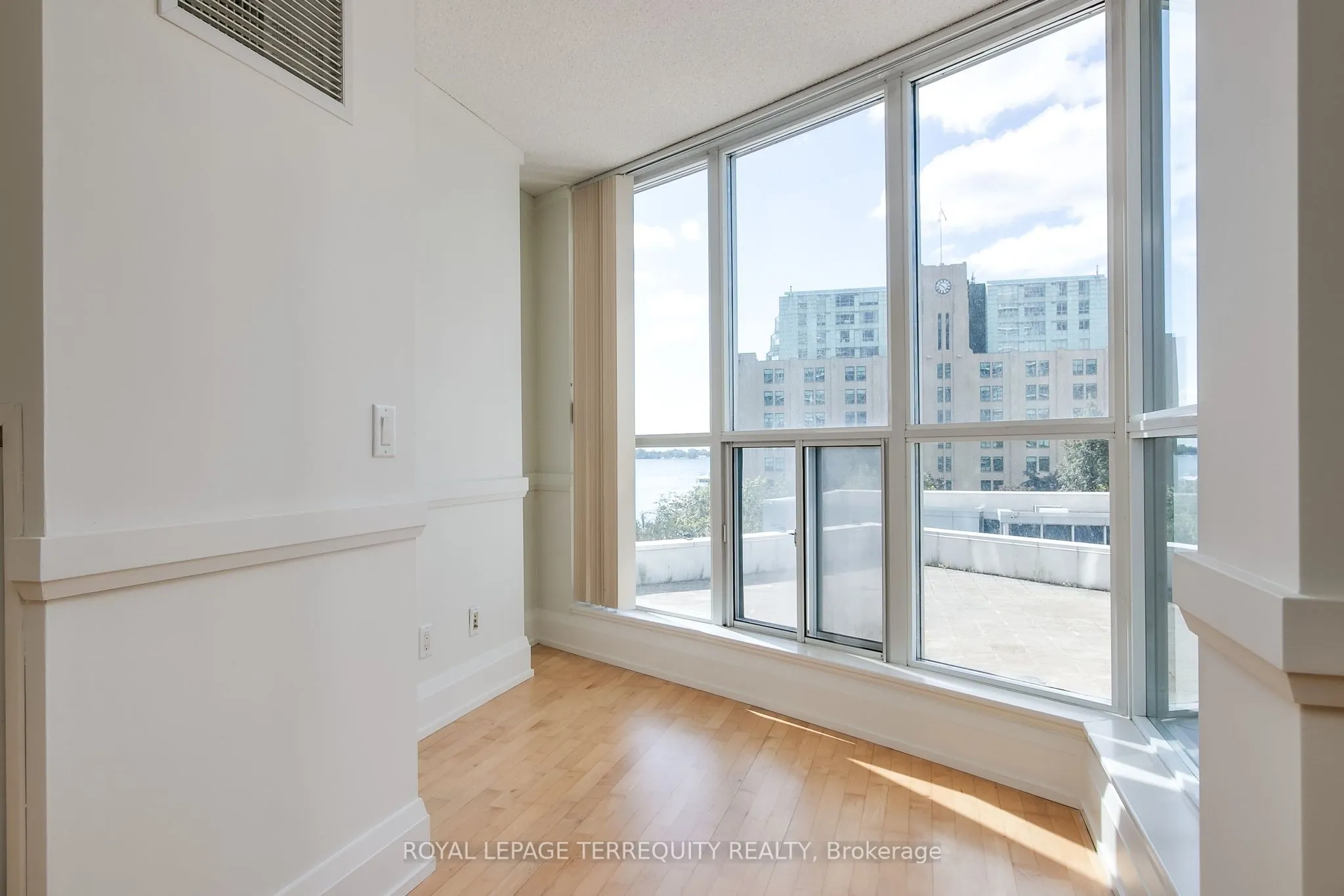 8 York Street, #511
