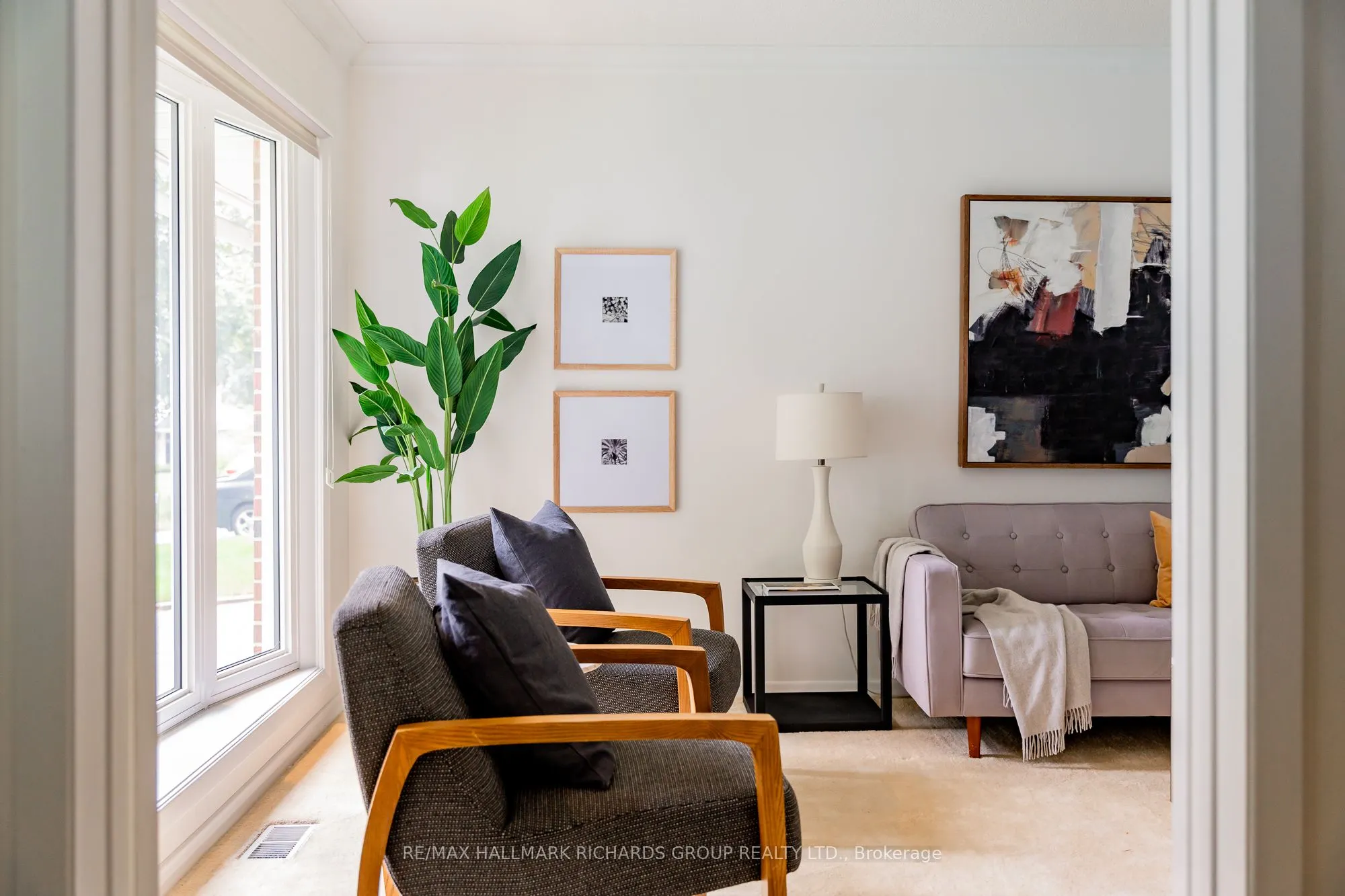 30 Skyview Crescent