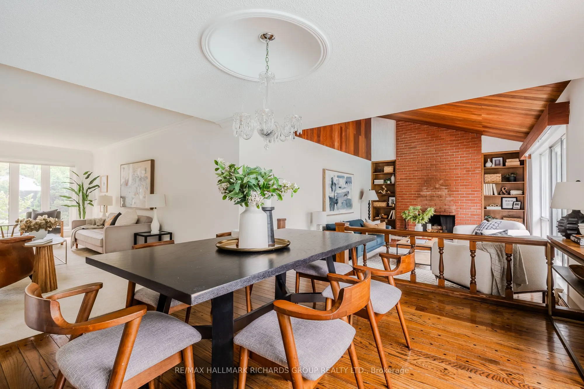 30 Skyview Crescent