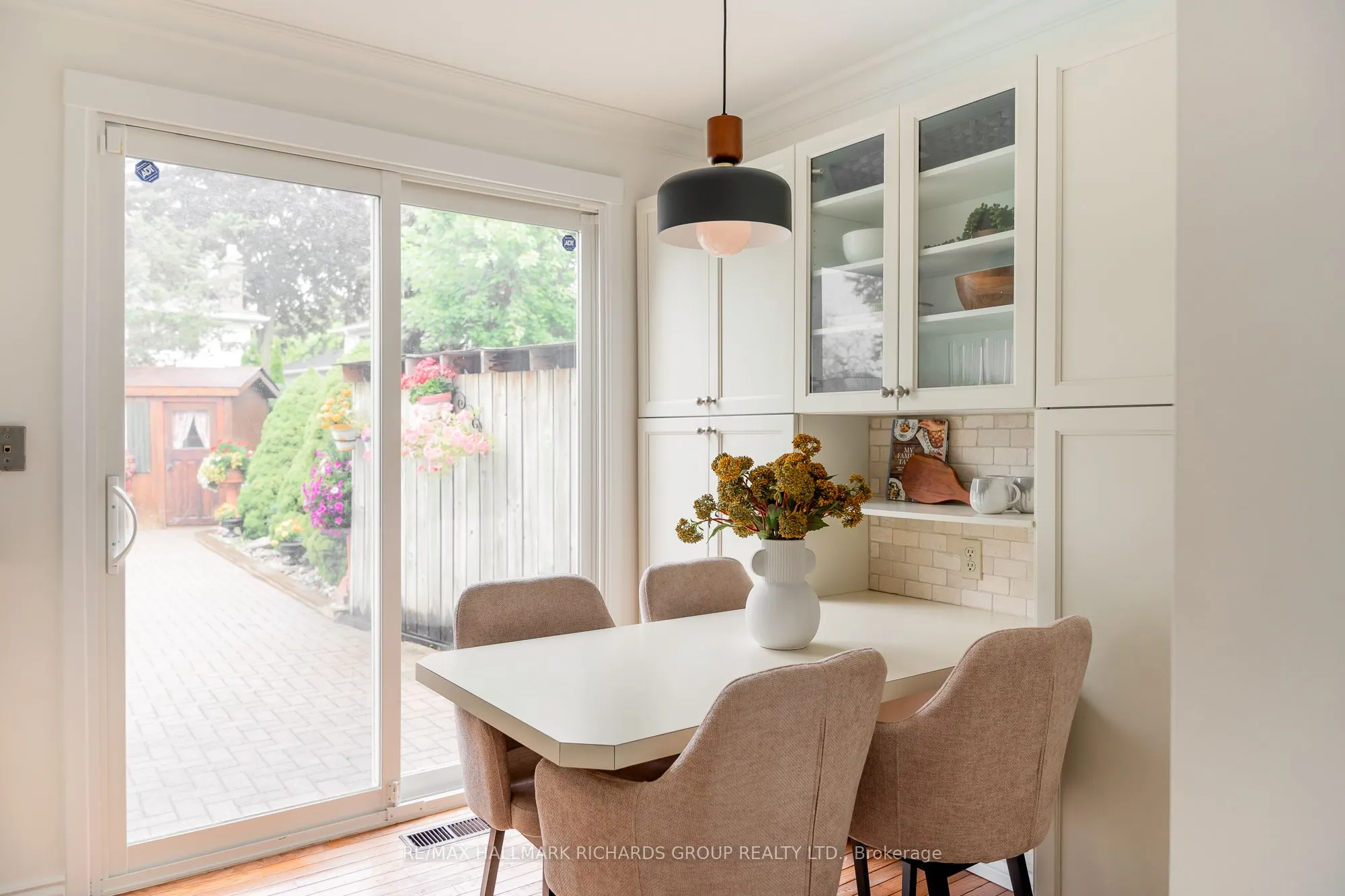 30 Skyview Crescent