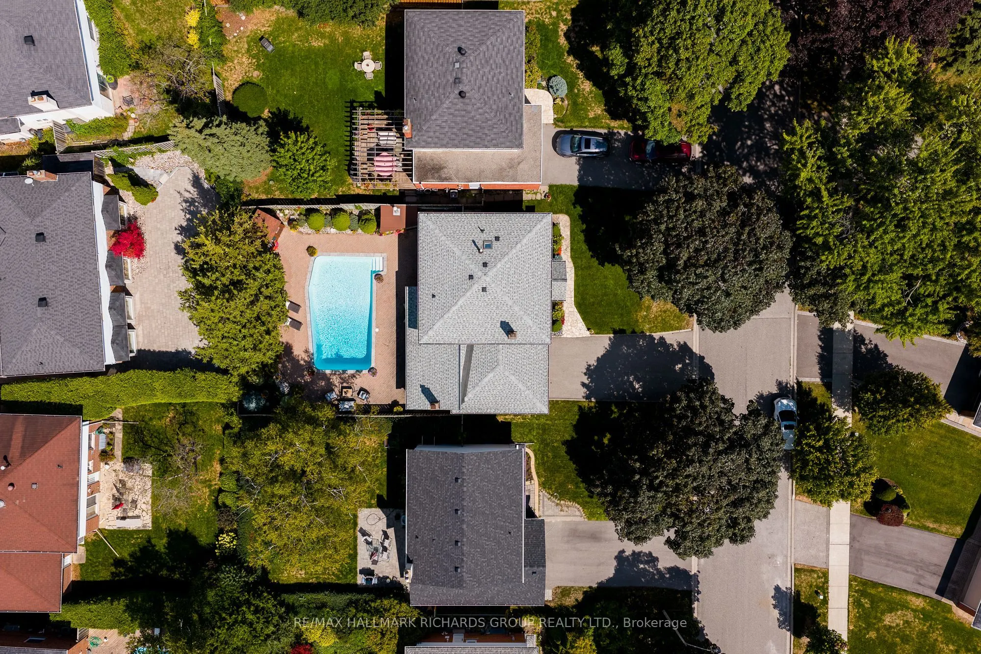 30 Skyview Crescent