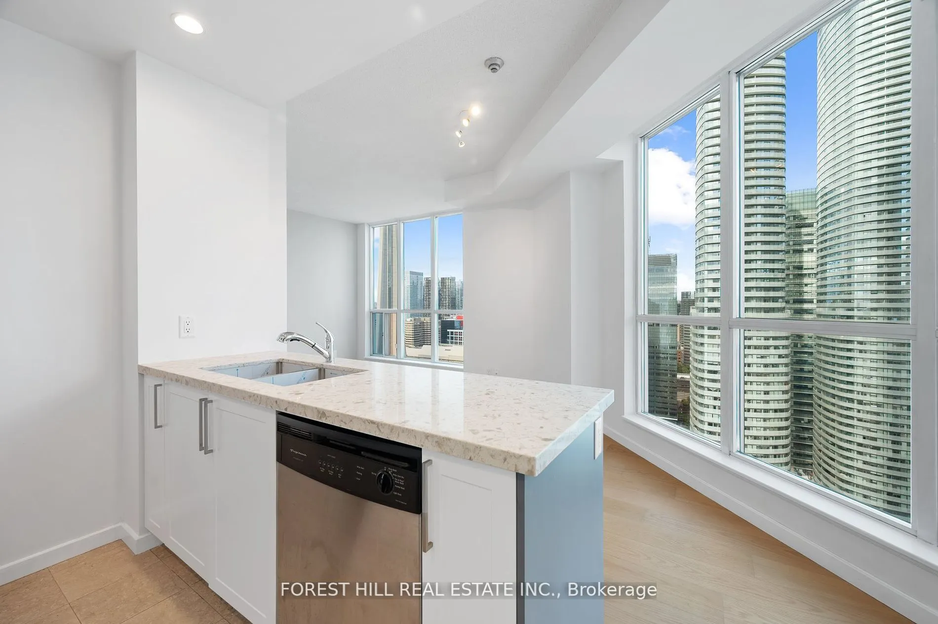 208 Queens Quay Boulevard W, #3512